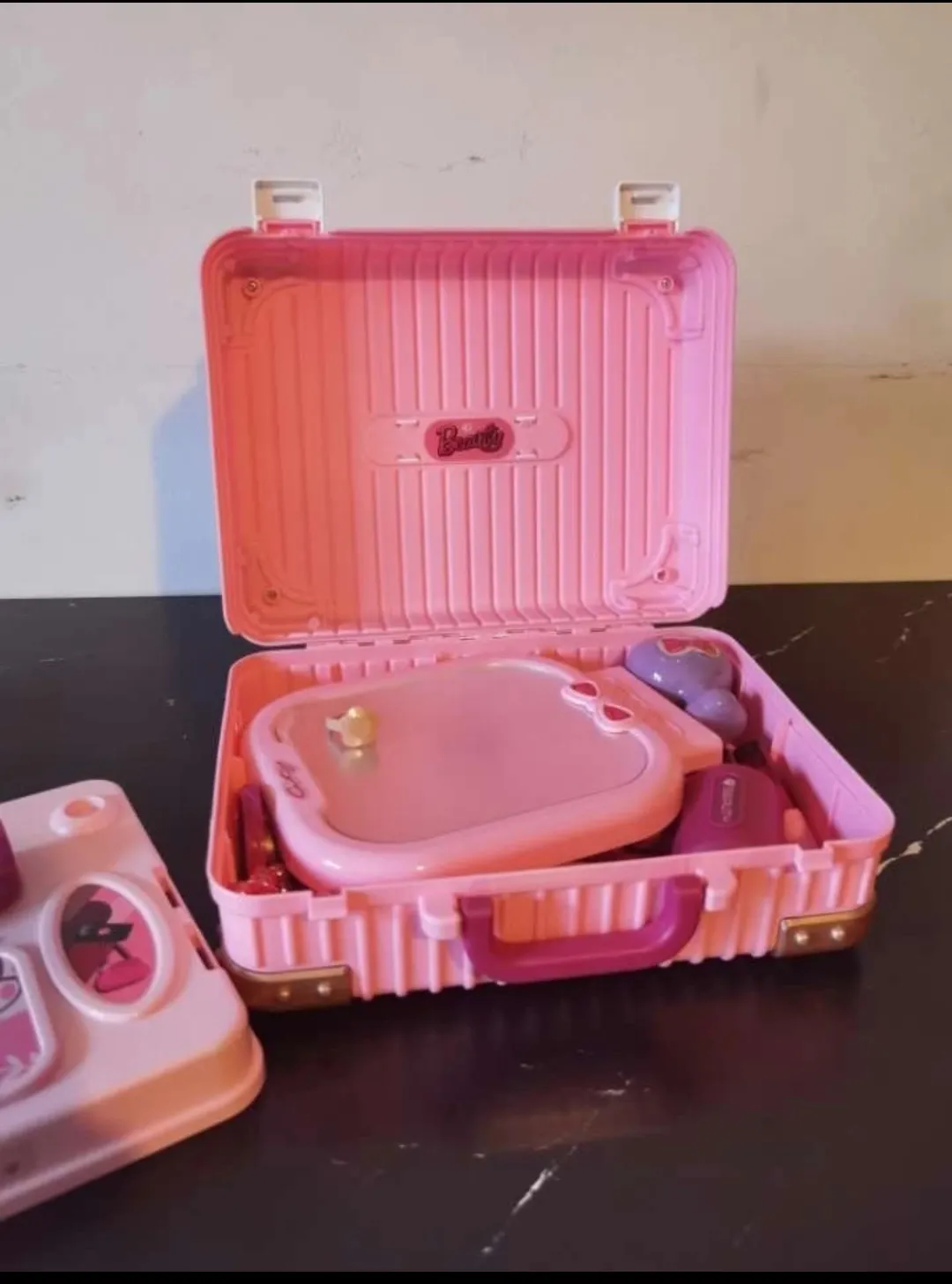 Valise jouet enfant rose avec accessoires
