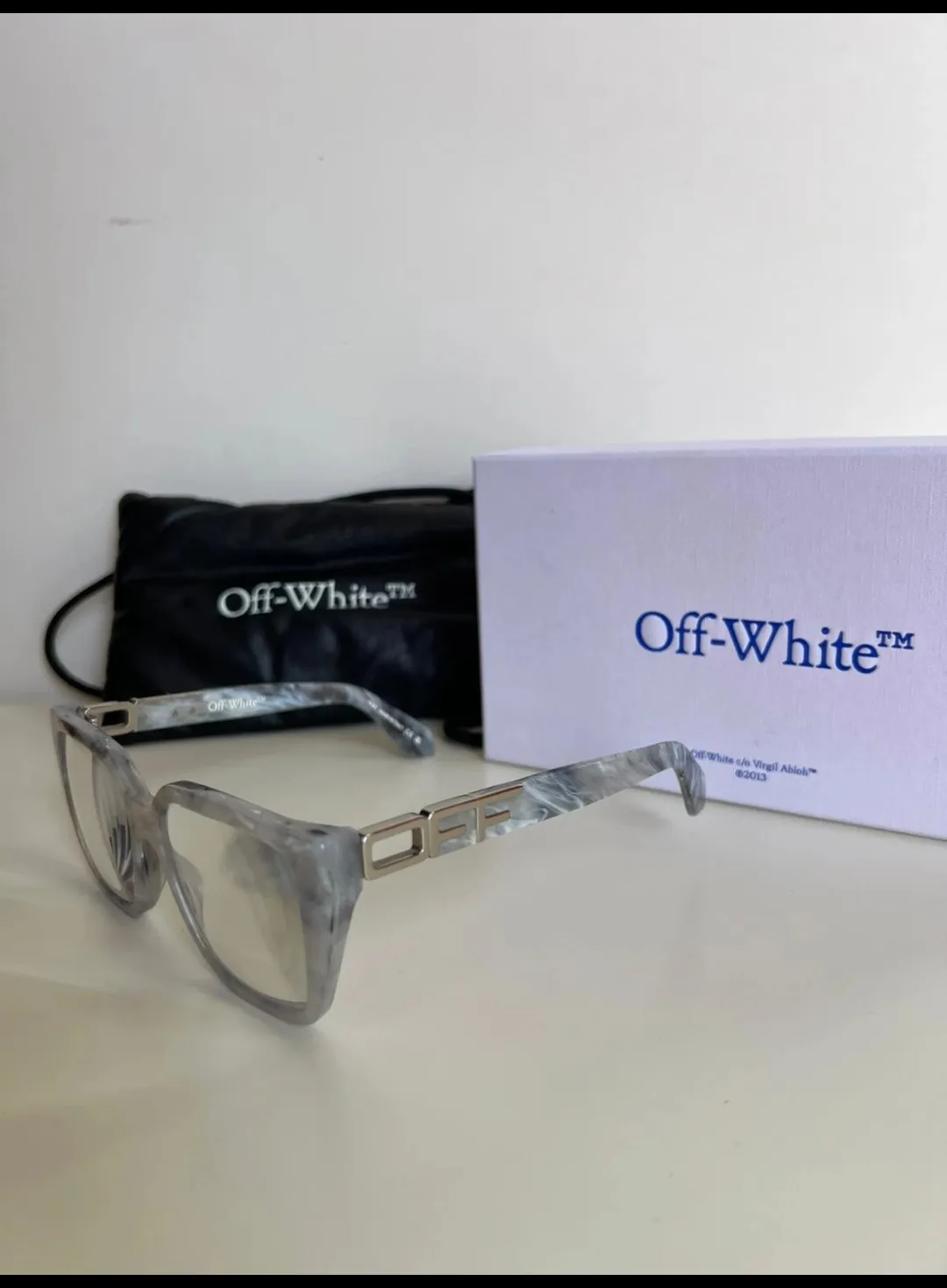 Lunettes Off-White monture translucide