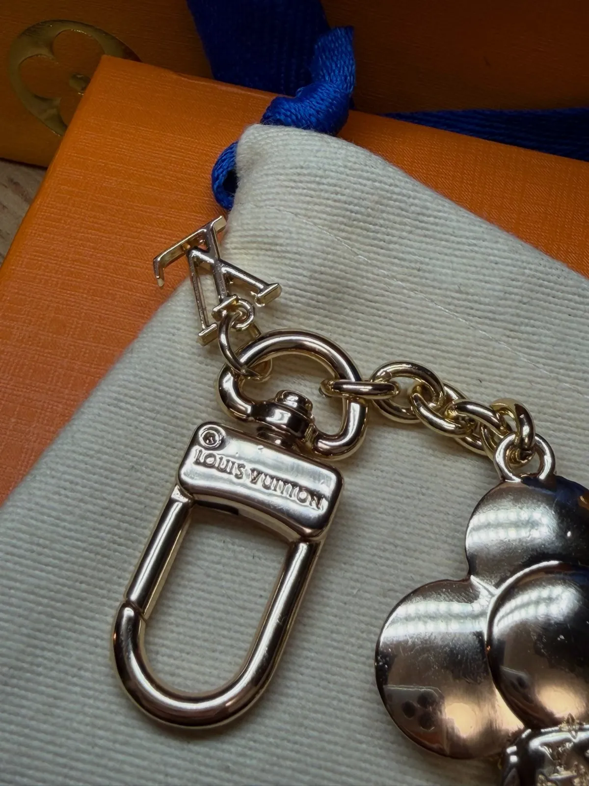 Bijou de sac Louis Vuitton Porte-clefs Vivienne Game On – Louis Vuitton – taille Taille unique 4