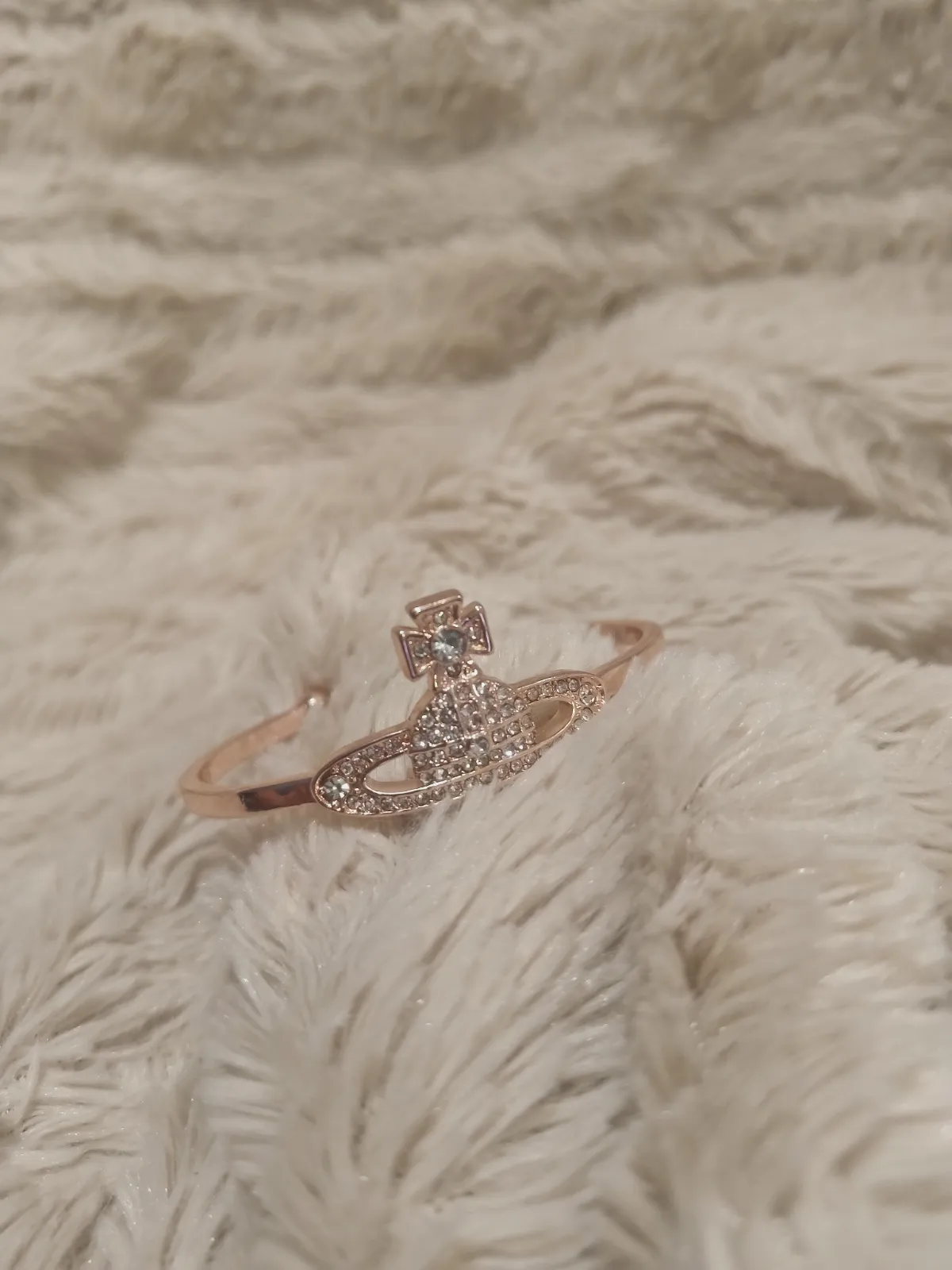 Bracelet jonc Vivienne Westwood or rose avec strass – Vivienne Westwood – taille Taille unique 2