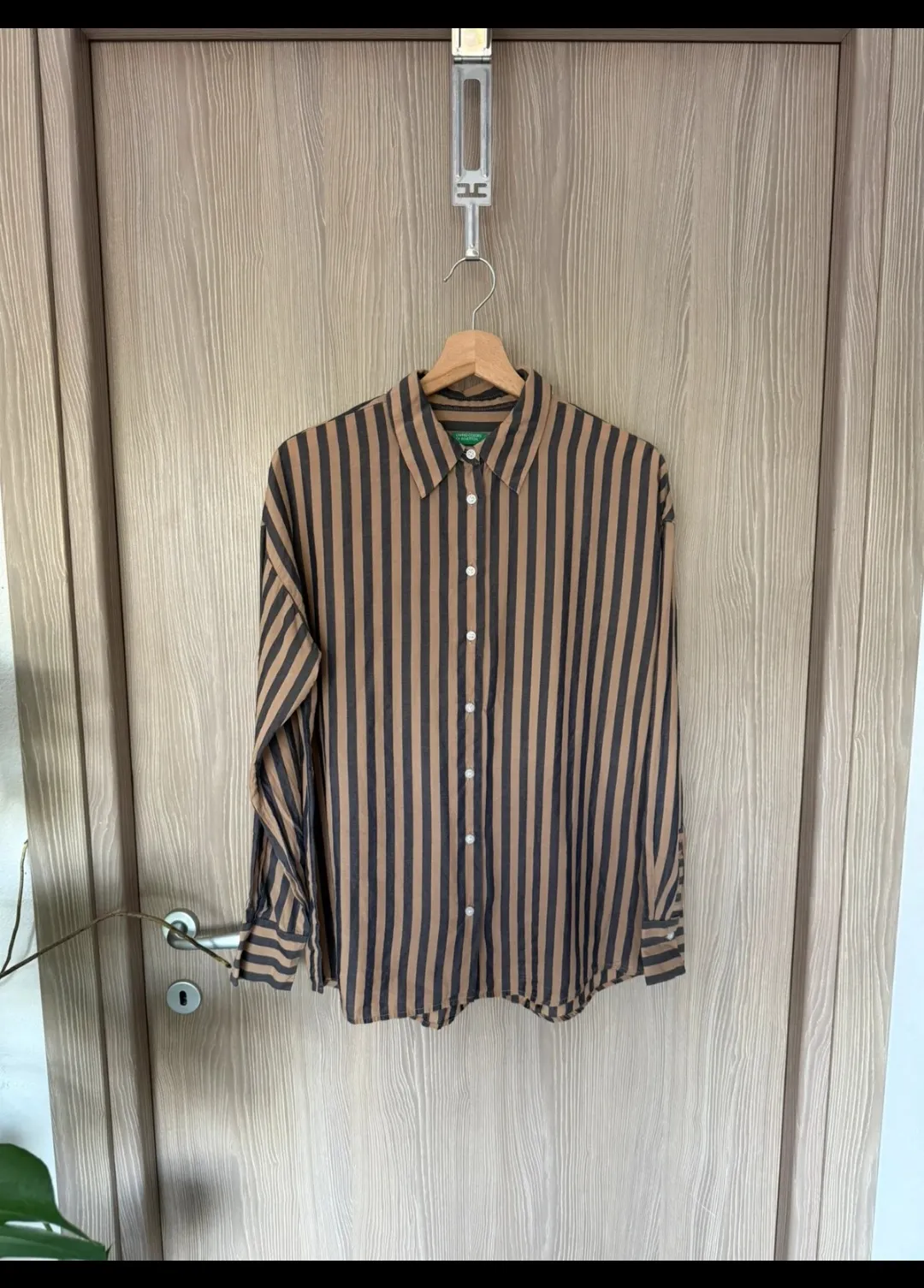 Chemise rayée noire beige manches longues