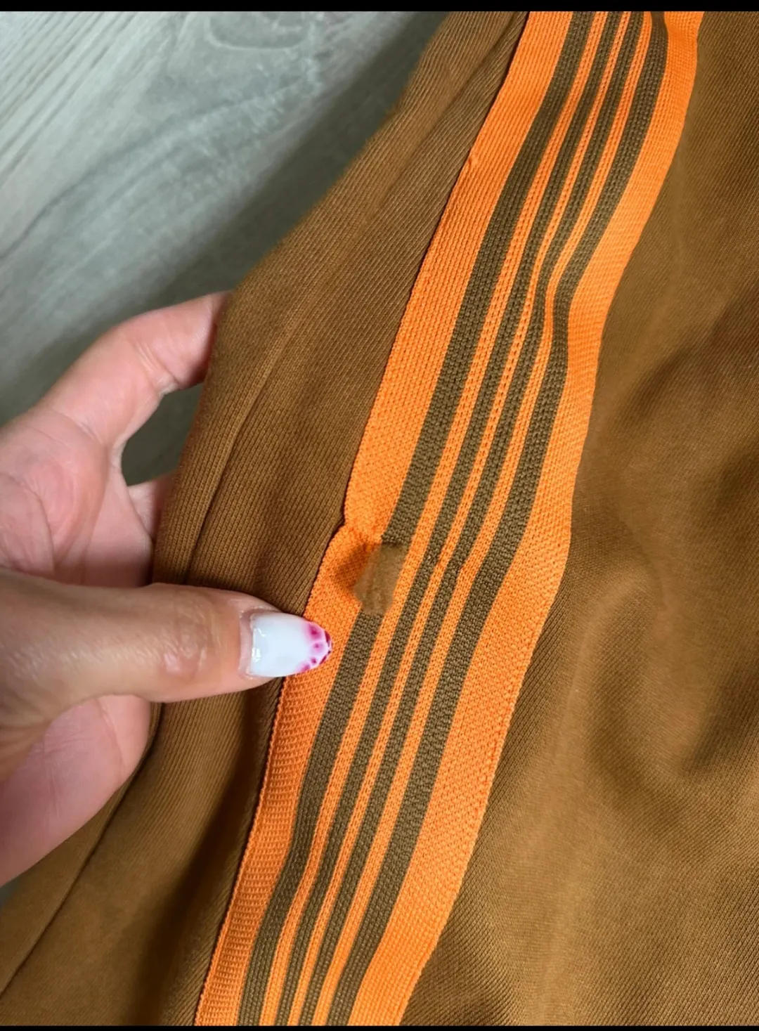 Pantalon marron bandes orange Venum 3