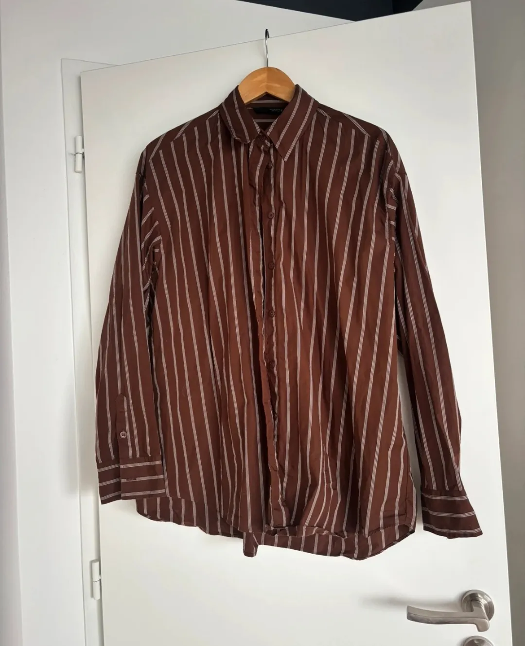 Chemise à rayures marron et blanc