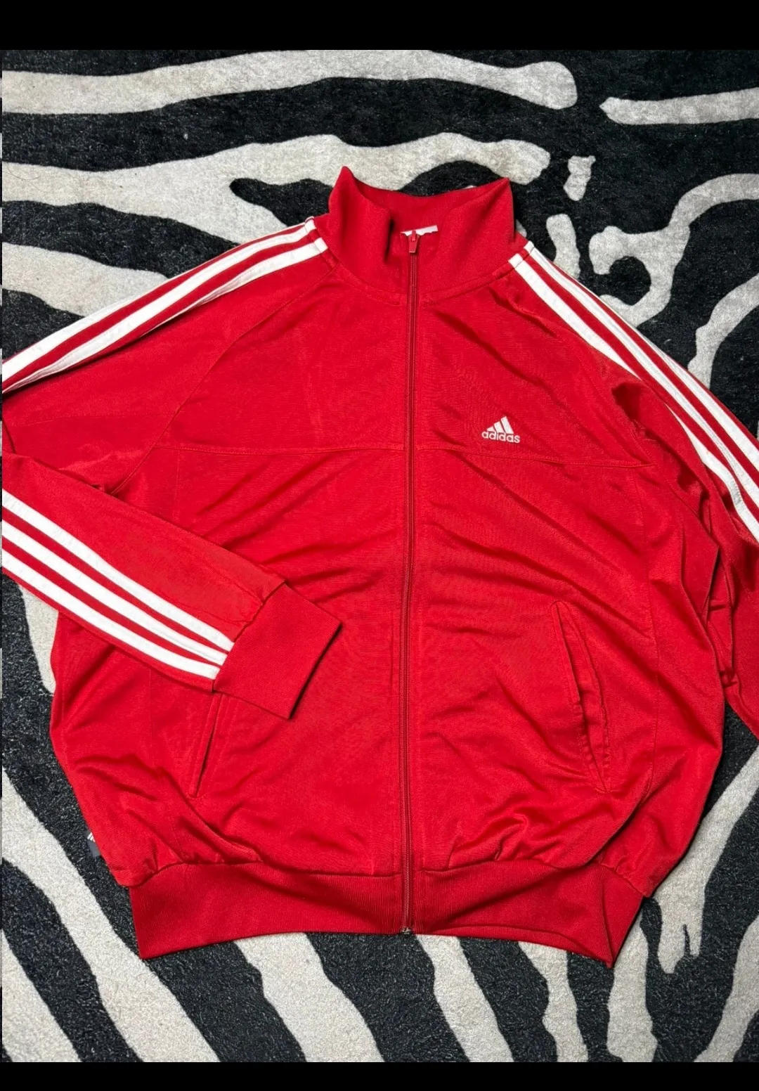 Adidas veste rouge bandes blanches 3