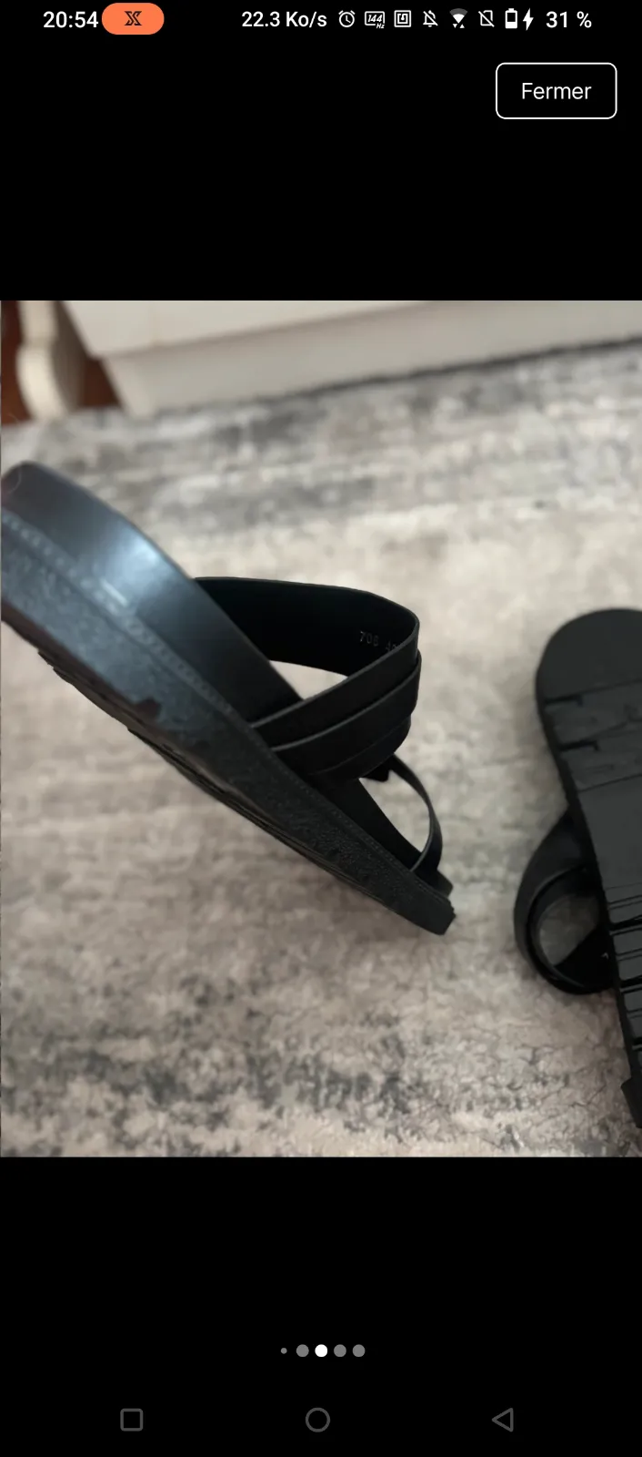 Sandales noires boucles dorées 5