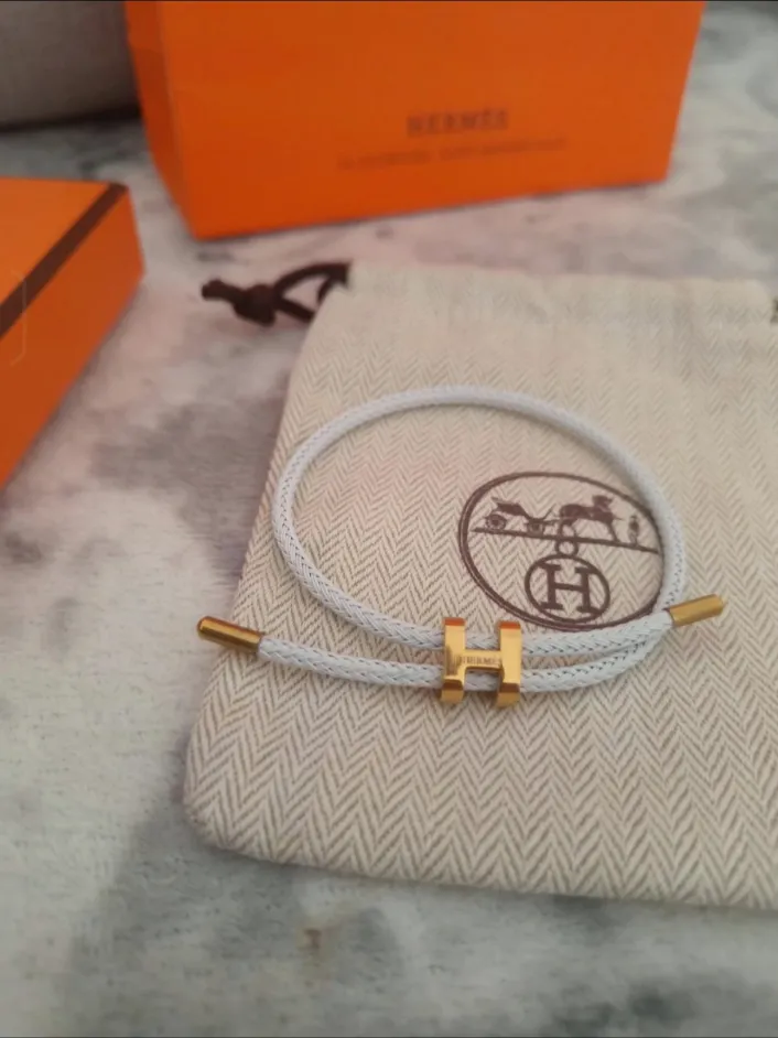 Bracelet Hermès Tournis Tresse en Cuir Blanc – Hermès 6