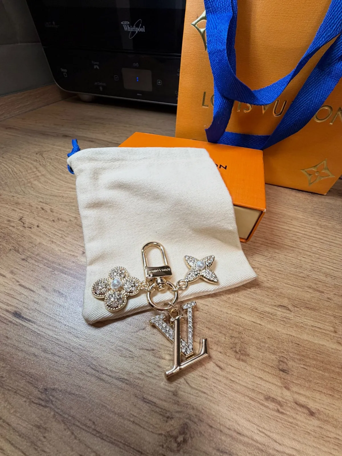 Bijou de sac Louis Vuitton doré strass – Louis Vuitton – taille Taille unique 6