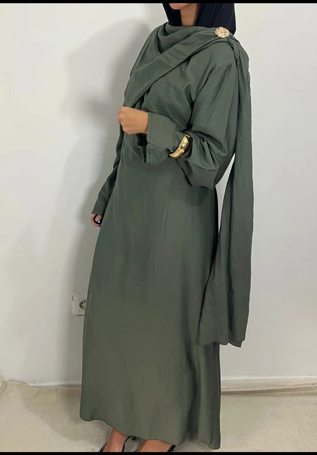 Robe longue drapée kaki enveloppante 2