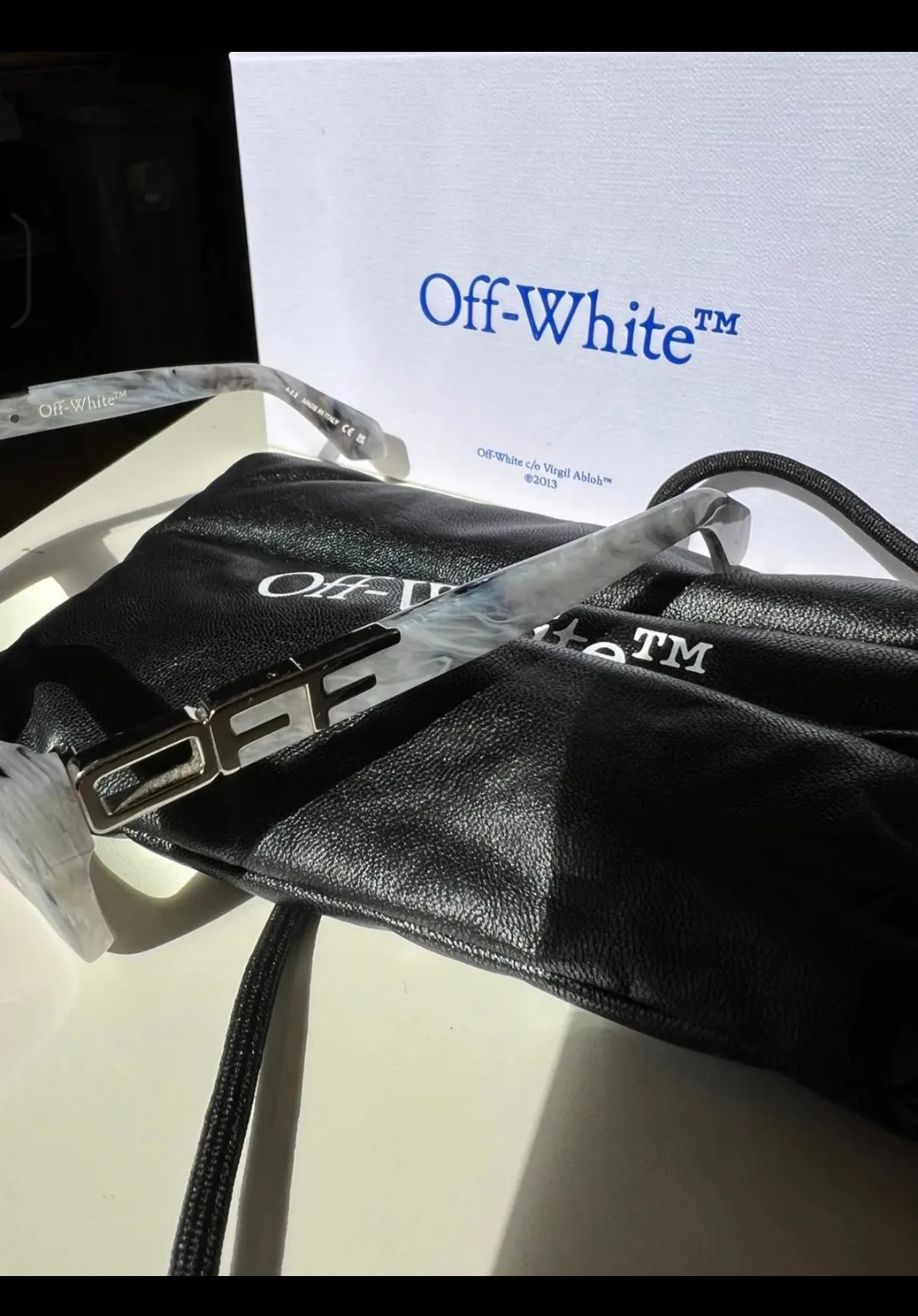 Lunettes Off-White monture translucide 4