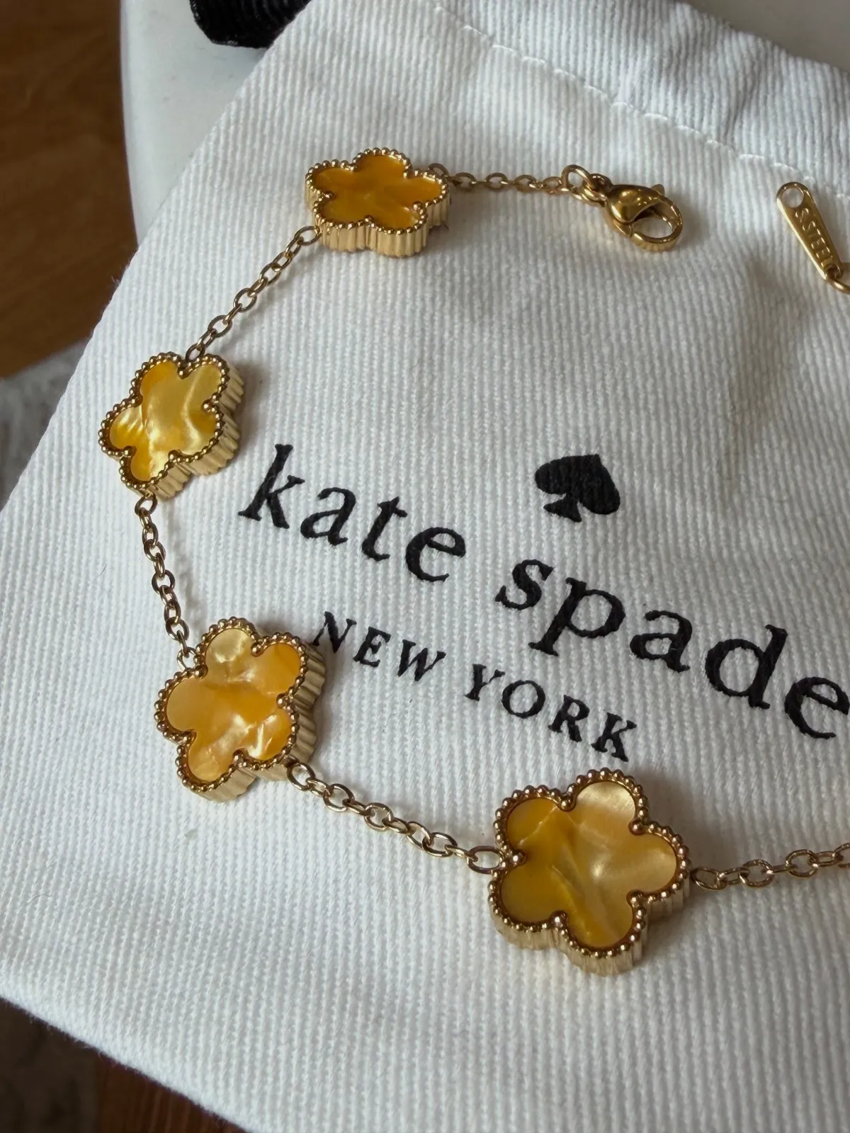 Bracelet doré trèfles jaunes Kate Spade – kate spade – taille Taille unique 6