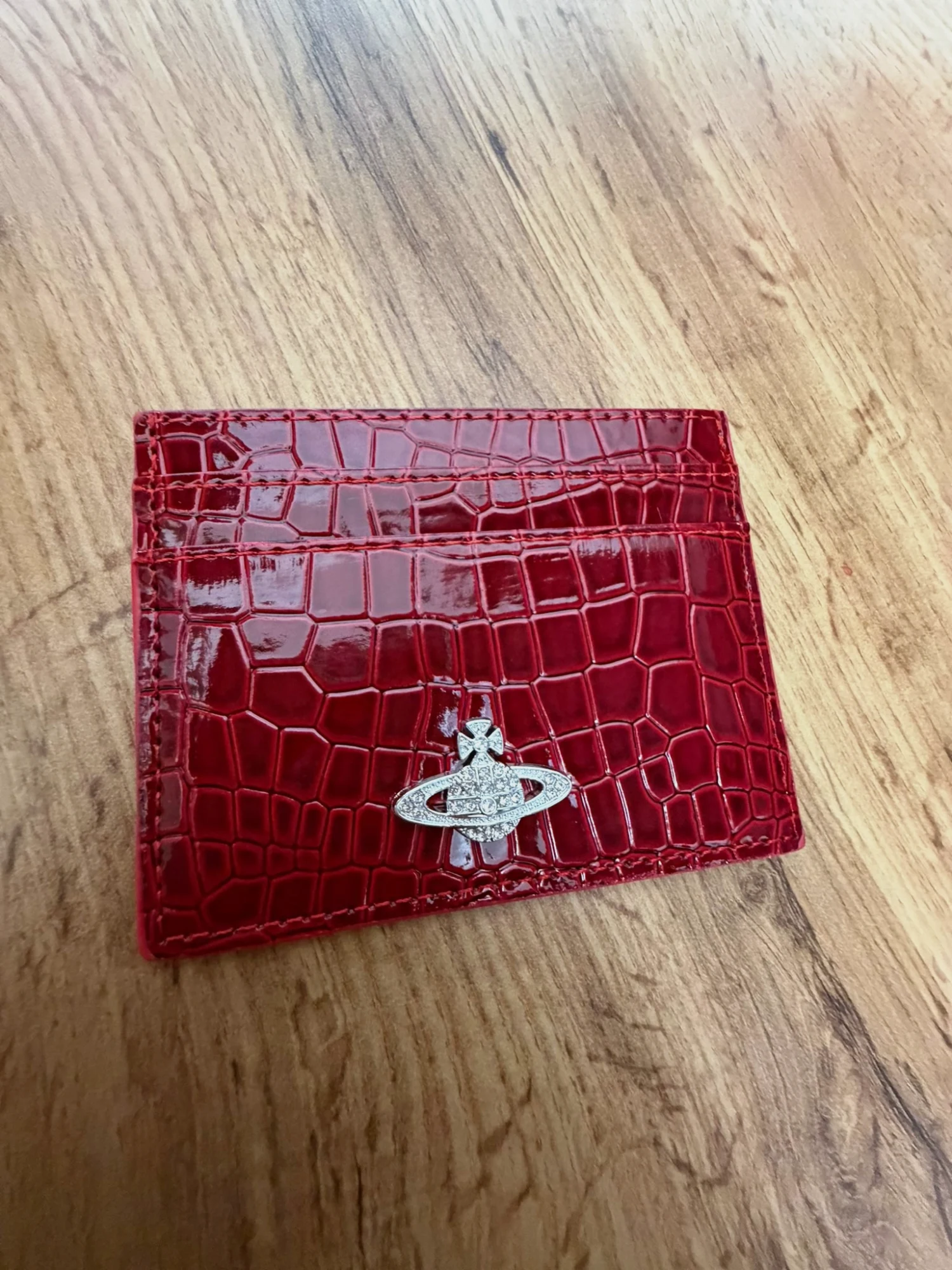 Porte-cartes Vivienne Westwood effet crocodile rouge