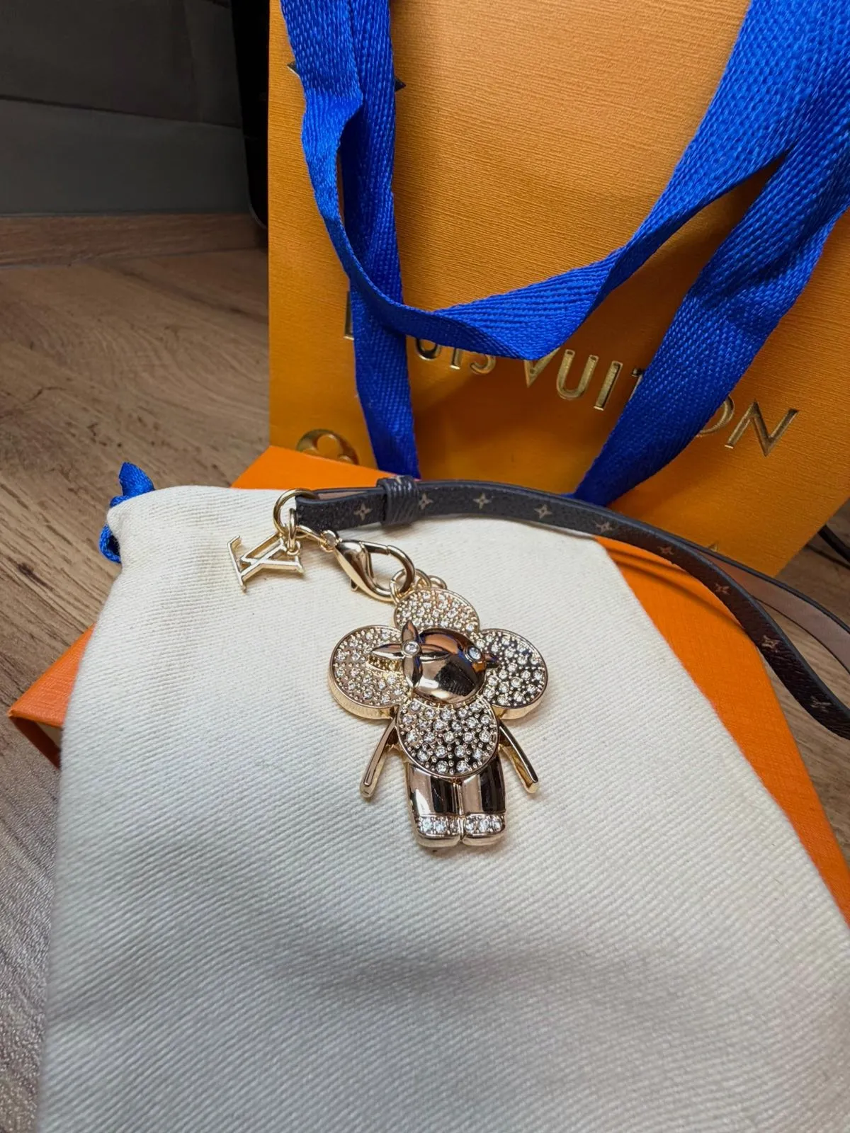 Bijou de sac Louis Vuitton Vivienne strass – Louis Vuitton – taille Taille unique 9