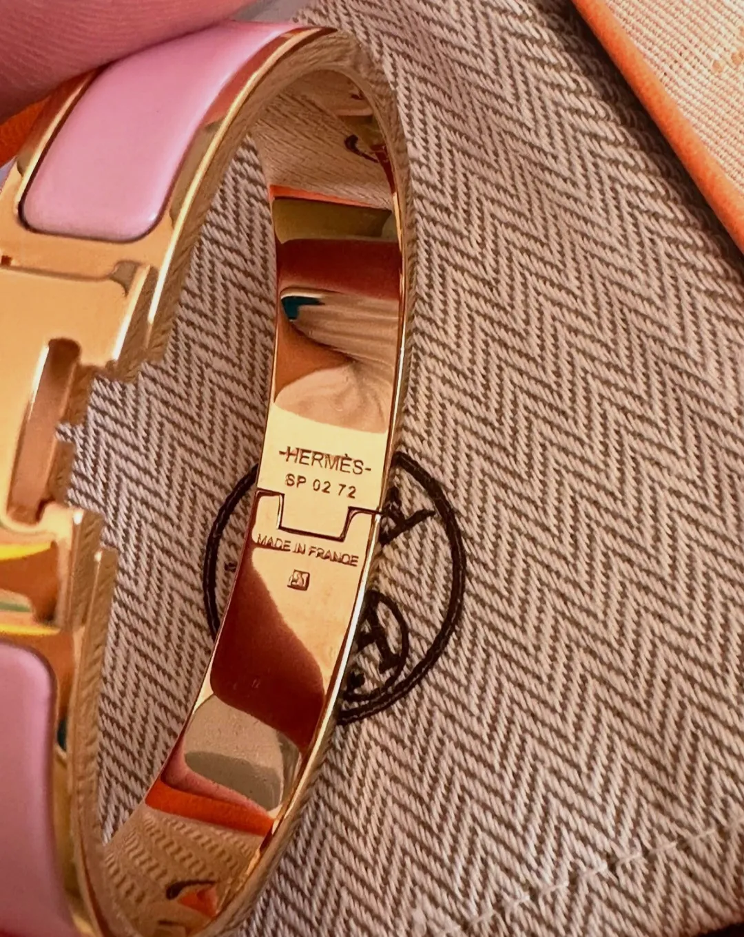 Bracelet Hermès Clic H émail rose en GM  – Hermès – taille Taille unique 4
