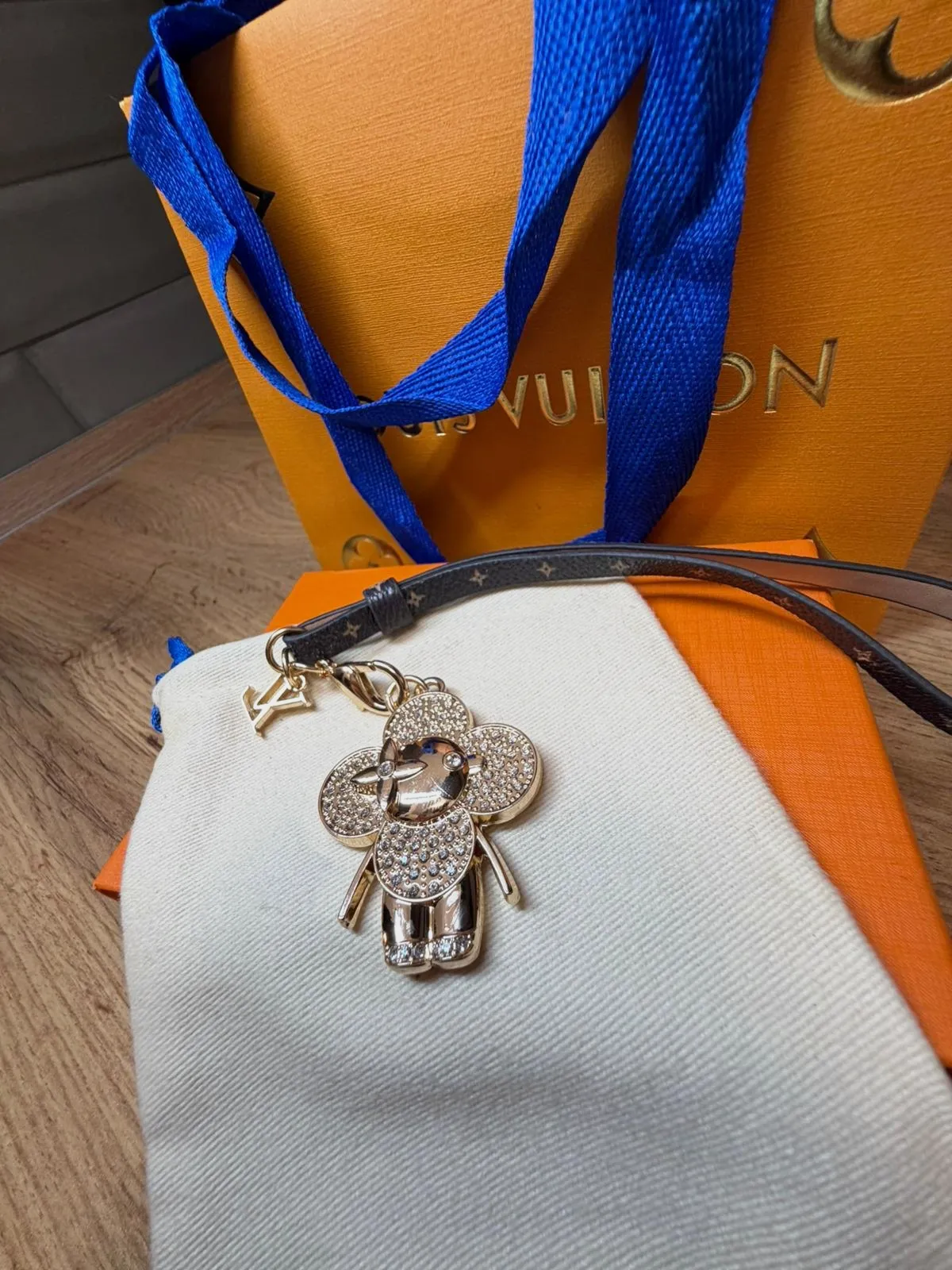 Bijou de sac Louis Vuitton Vivienne strass – Louis Vuitton – taille Taille unique 7