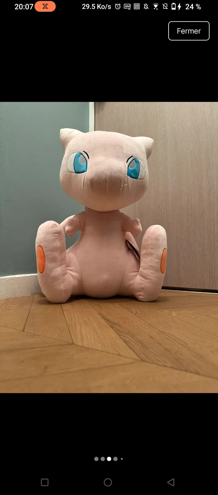 Peluche Mew Pokémon rose et blanche 4