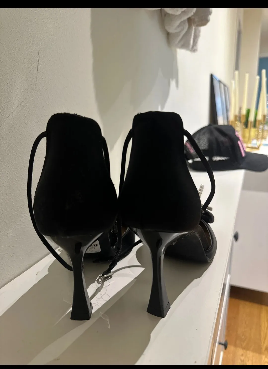 Escarpins noirs pointus avec nœud strass 4