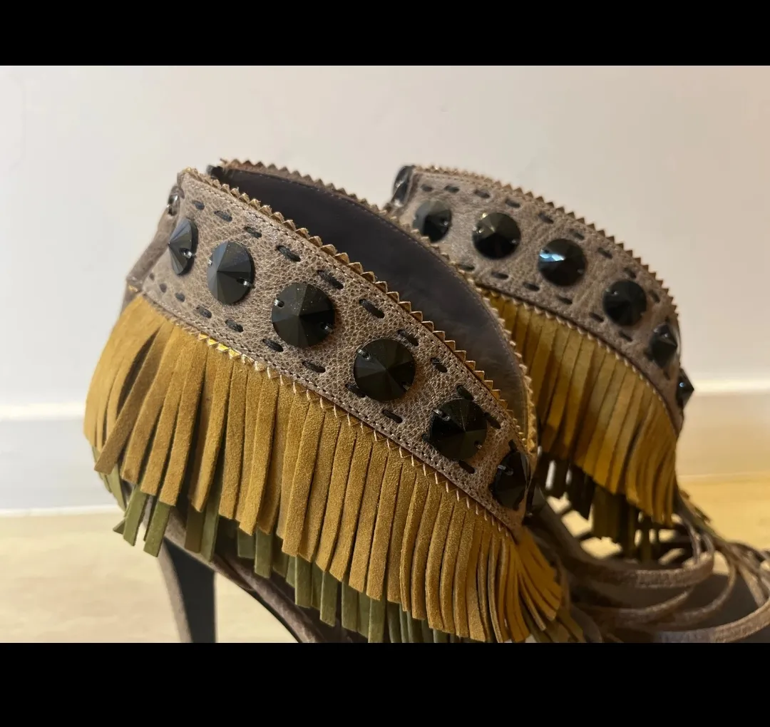 Sandales à talons avec franges et strass 2