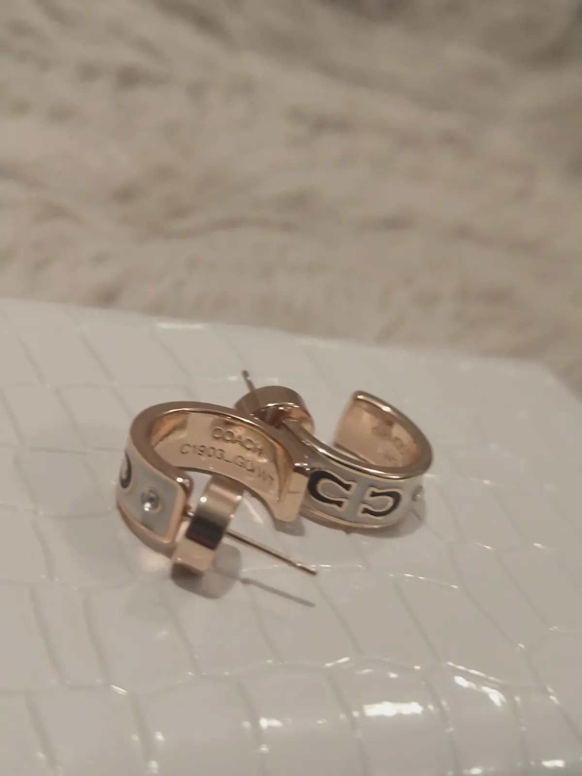 Boucles d'oreilles créoles Coach émail blanc – Coach – taille Taille unique 6