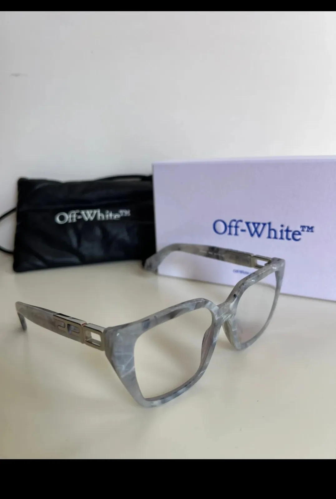 Lunettes Off-White monture translucide 2