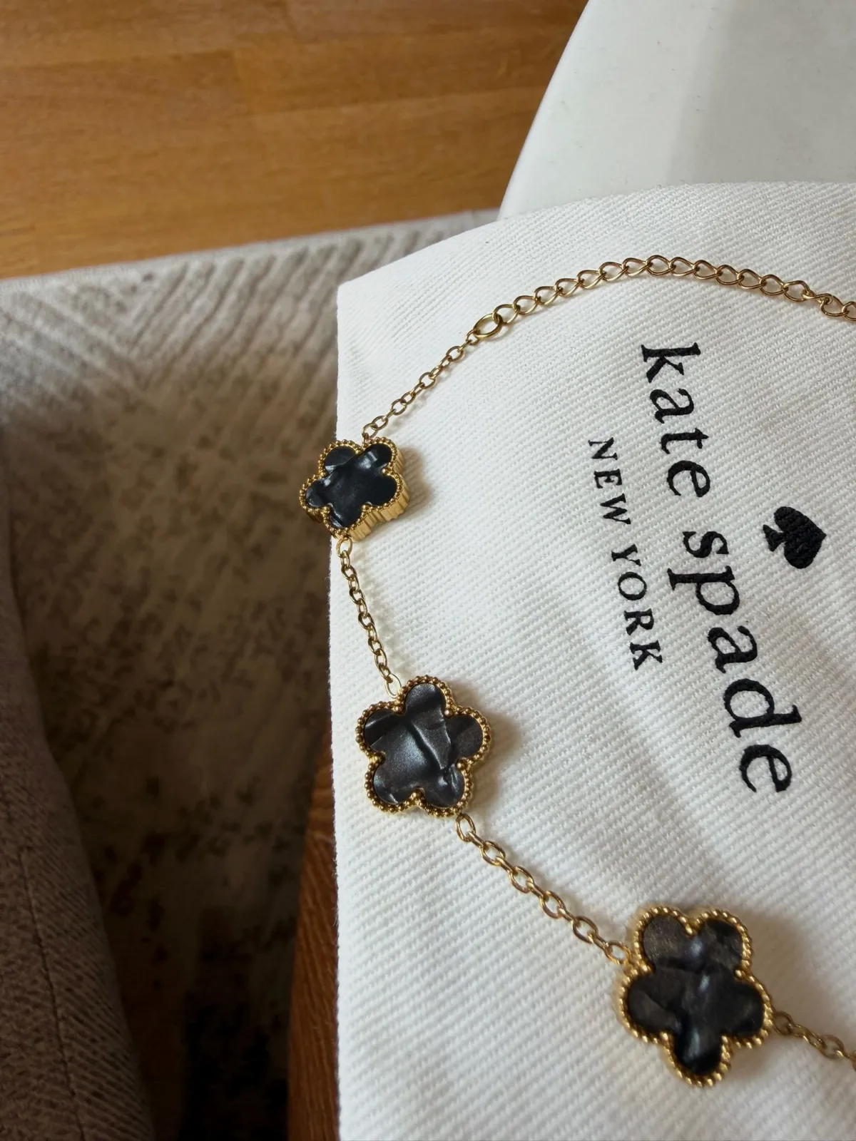 Collier Kate Spade doré trèfles noirs – Kate Spade – taille Taille unique 4