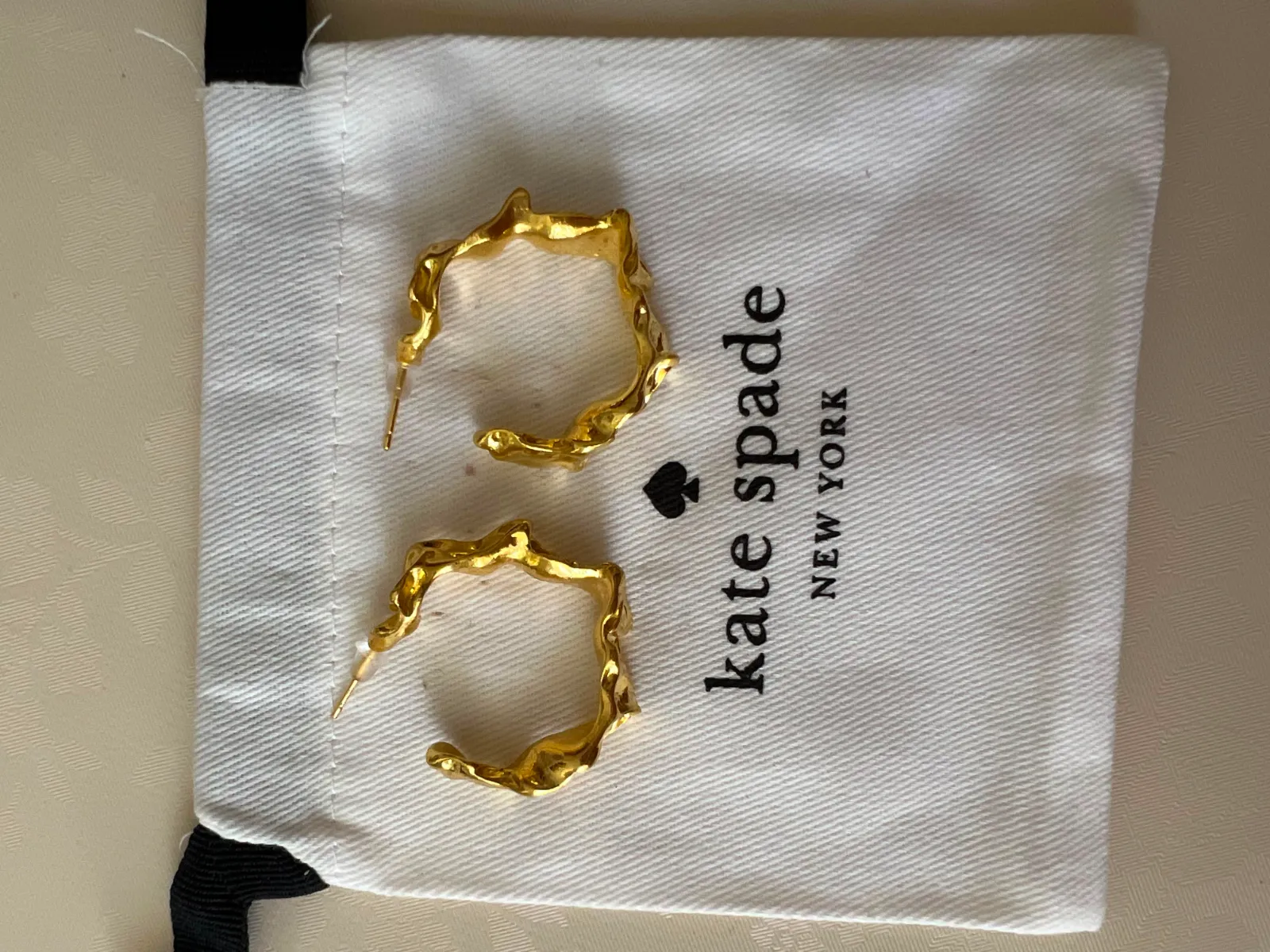 Boucles d'oreilles Kate Spade New York dorées 3