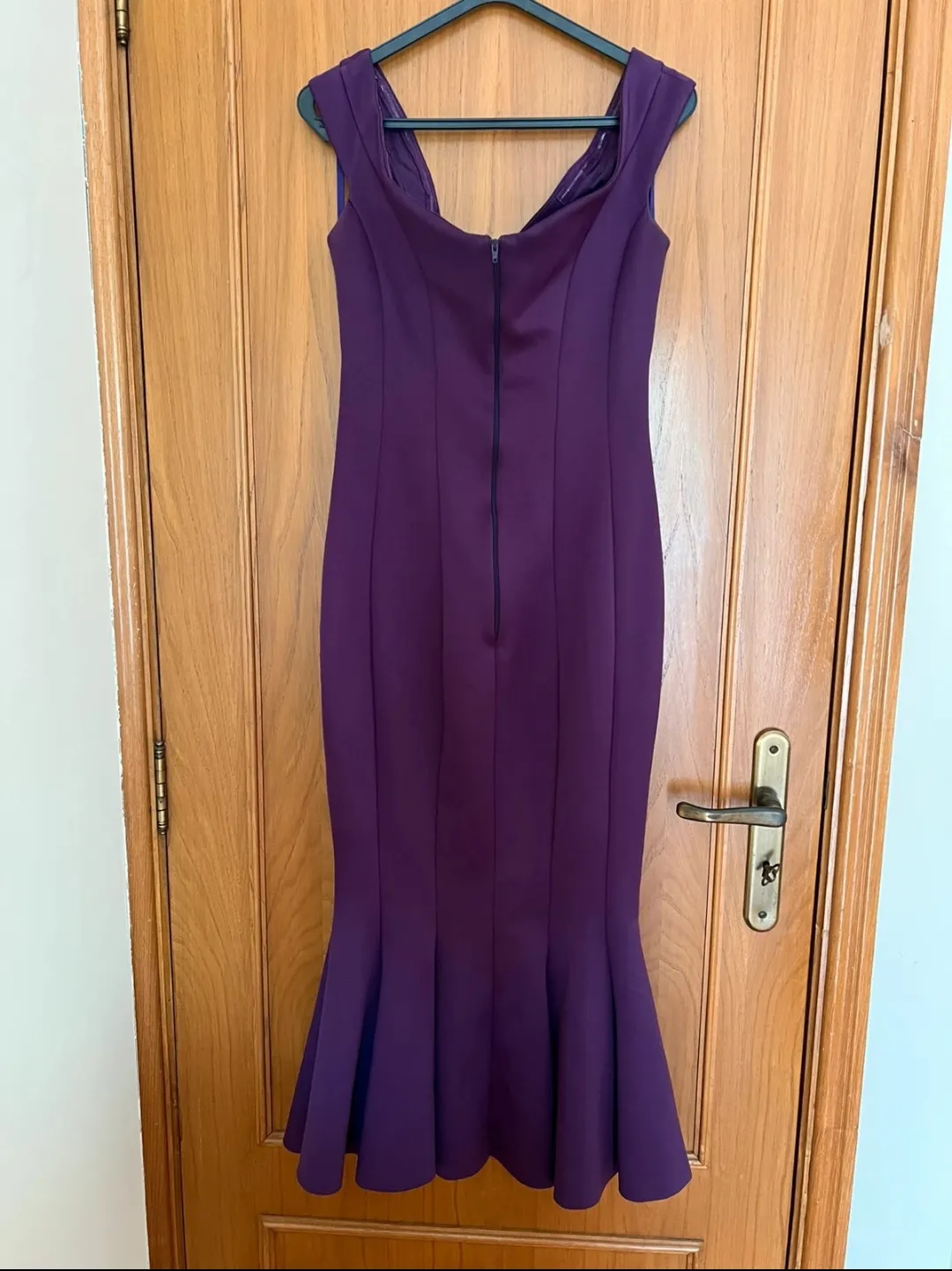 Robe midi violette col V ajustée 3