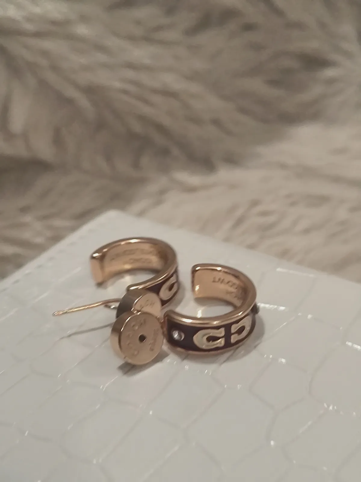 Boucles d'oreilles créoles Coach émaillées – Coach – taille Taille unique 6