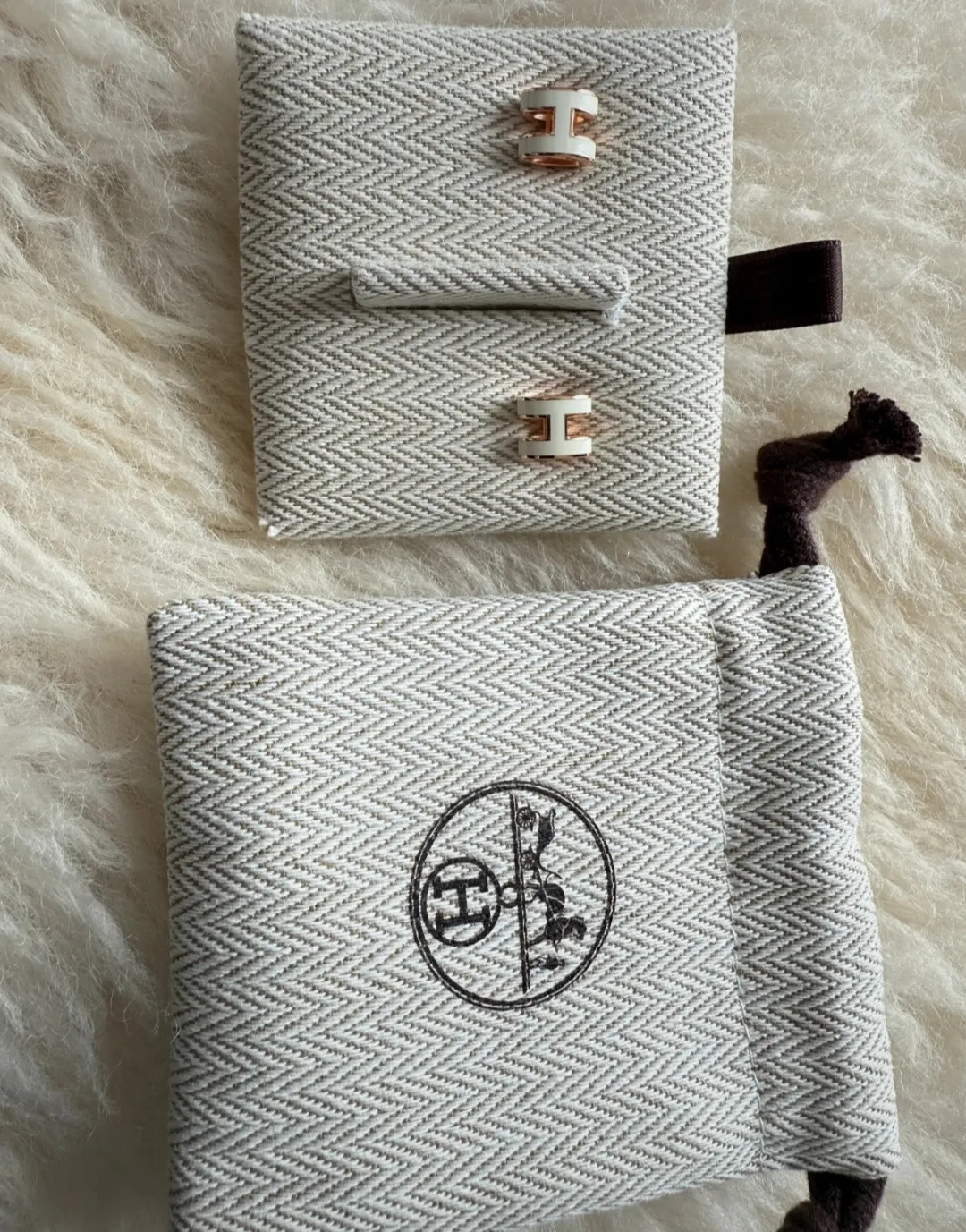 Boucles d'oreilles Hermès Mini Pop H doré et beige 4