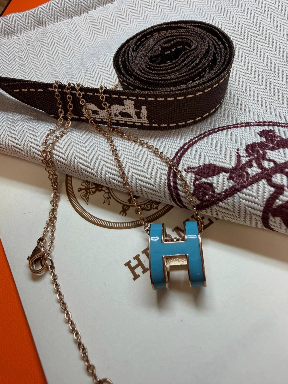Collier pendentif Hermès Pop H bleu turquoise