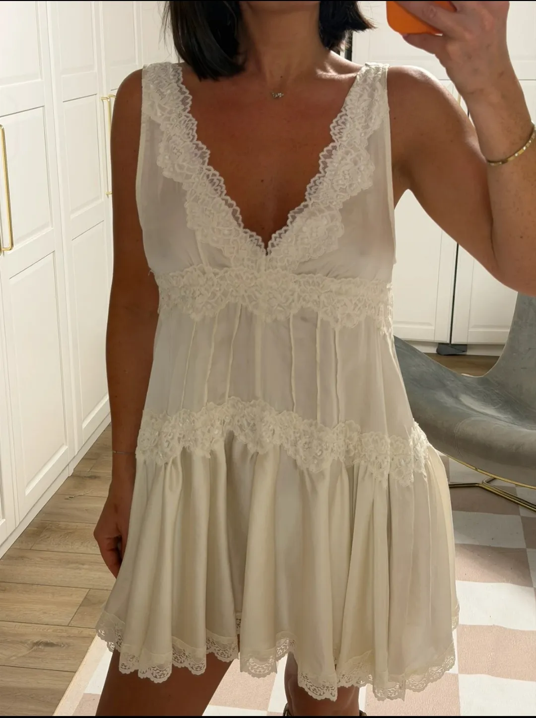 White sleeveless dress with ruffles 2