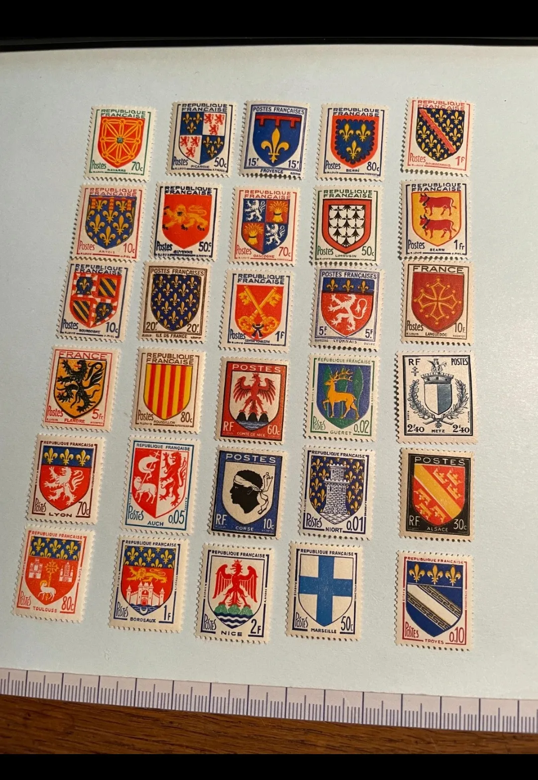 Collection 30 timbres armoiries régionales France