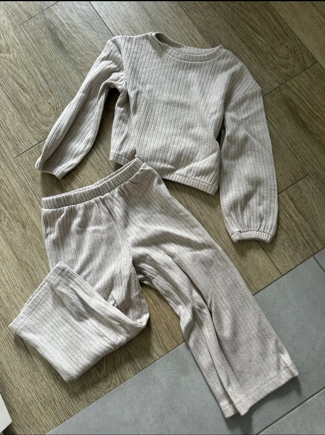 Ensemble côtelé pull et pantalon beige kiabi
