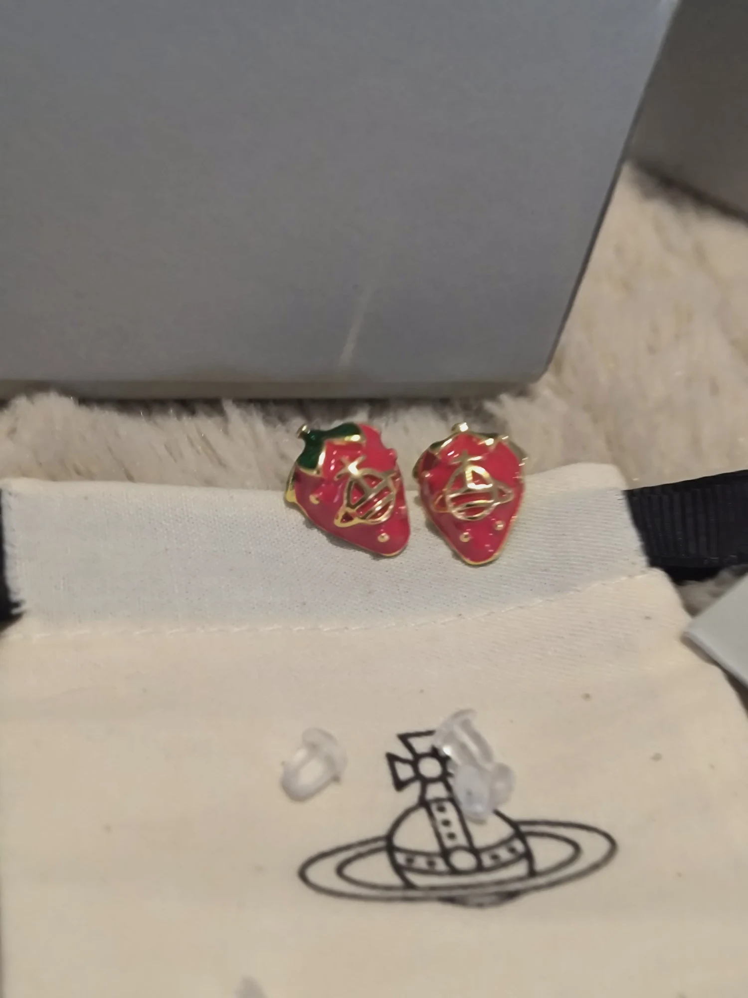 Boucles d'oreilles fraise Vivienne Westwood