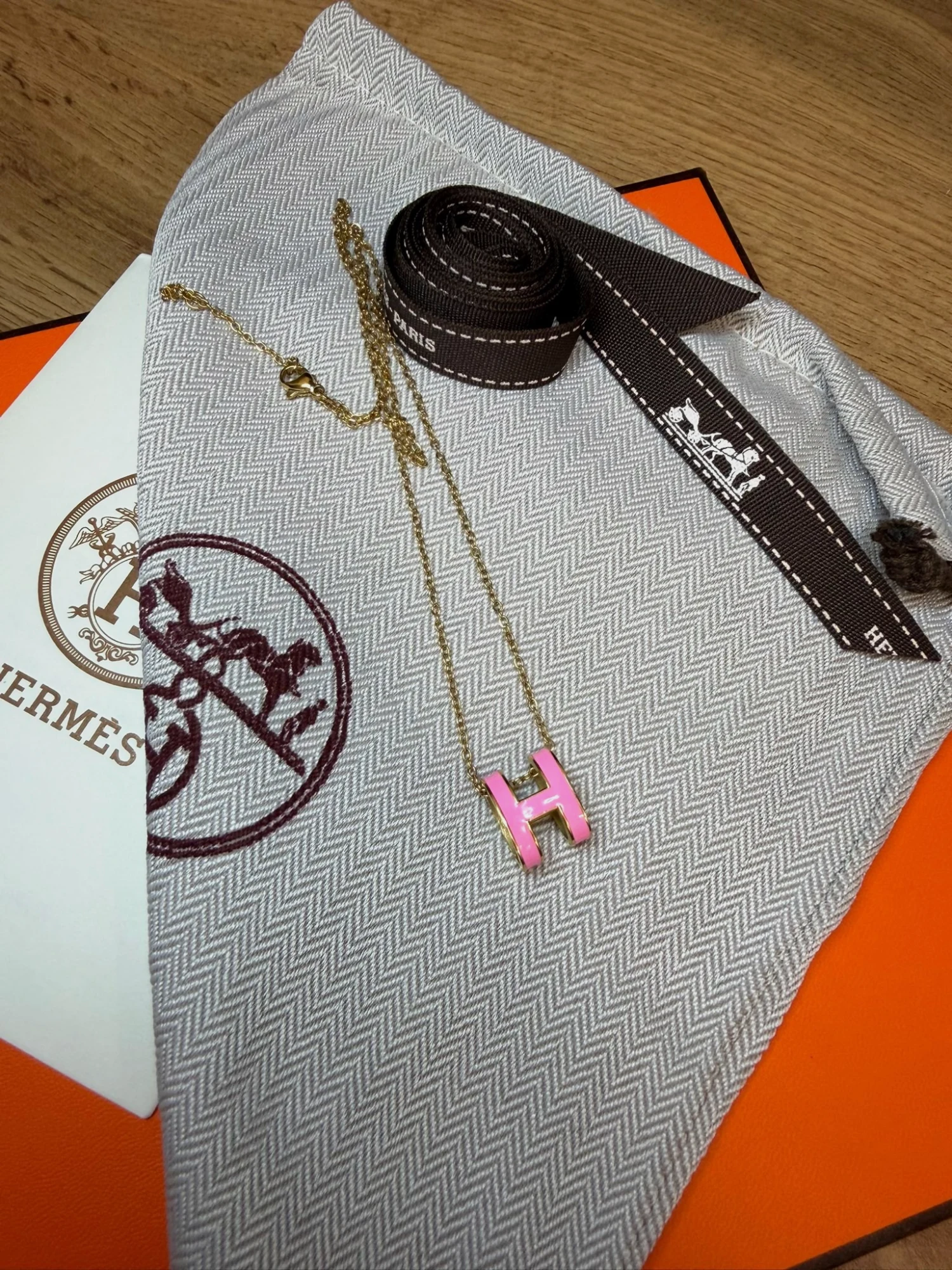 Collier Hermès Pop H pendentif rose
