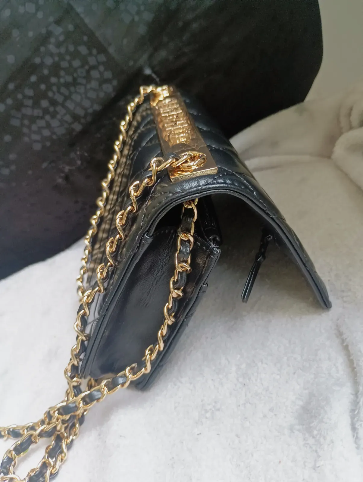 Chanel sac à main matelassé chaîne dorée – Chanel – noir – taille Taille unique 4