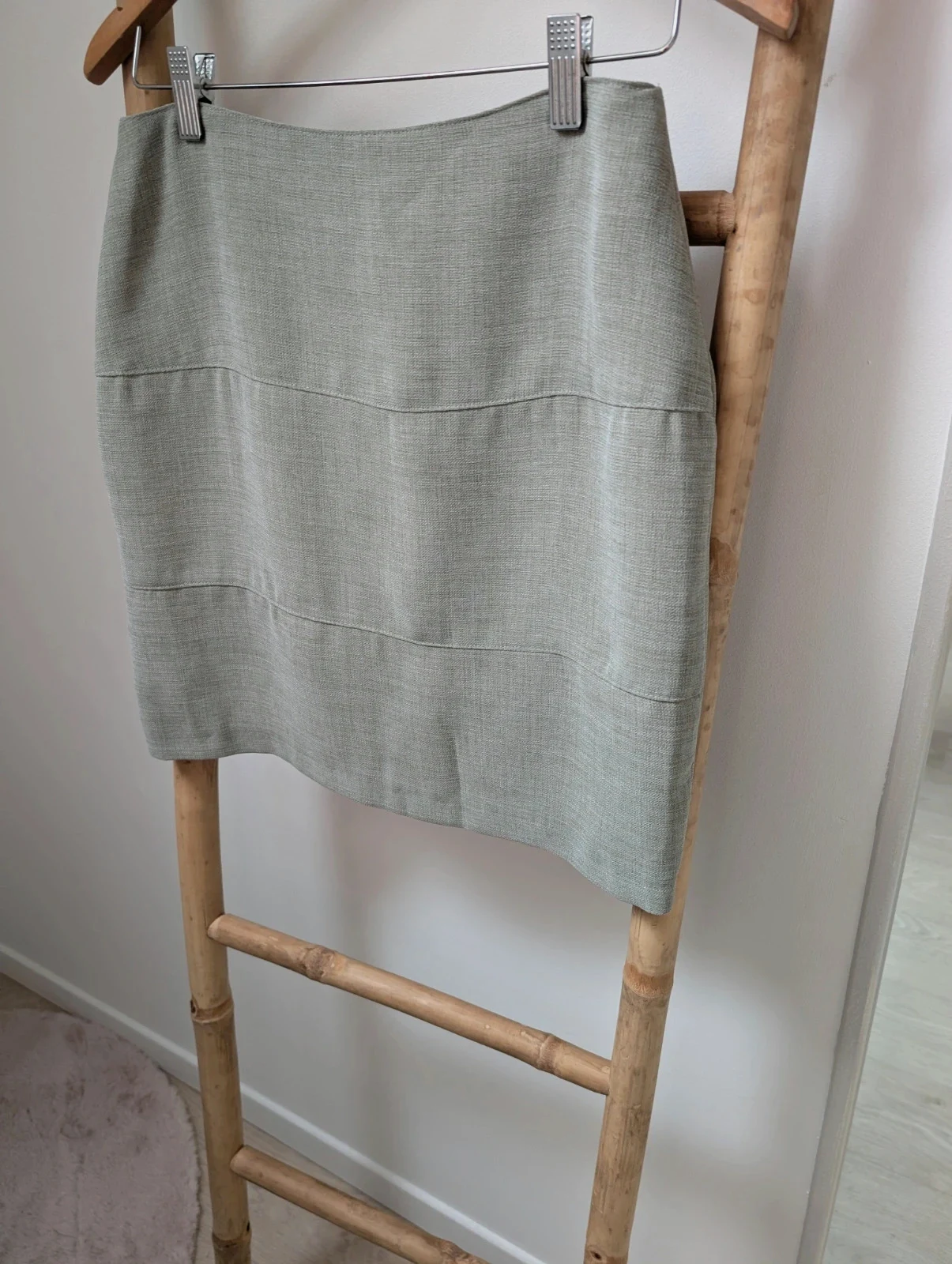 Jupe courte grise / Taille 42 / Cache cache