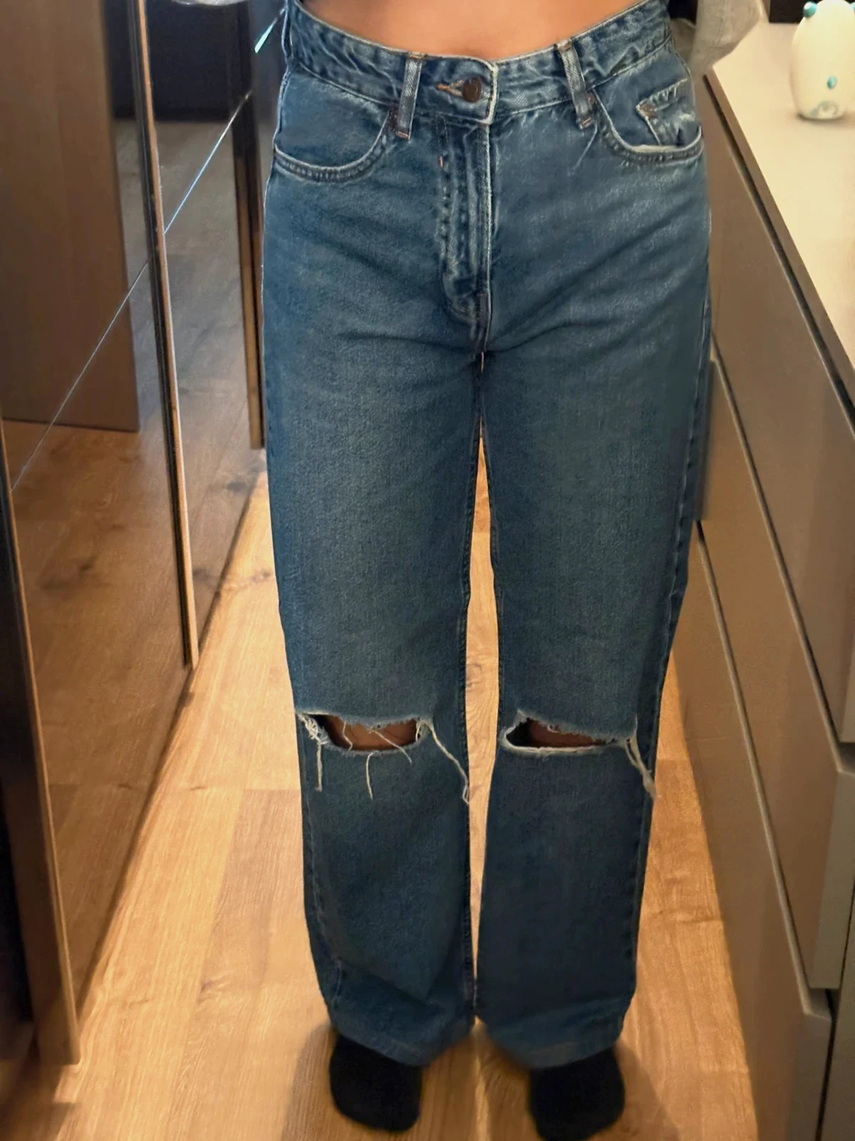 Jean bleu (en bas à droite) – Bershka – taille XS / 34 / 6