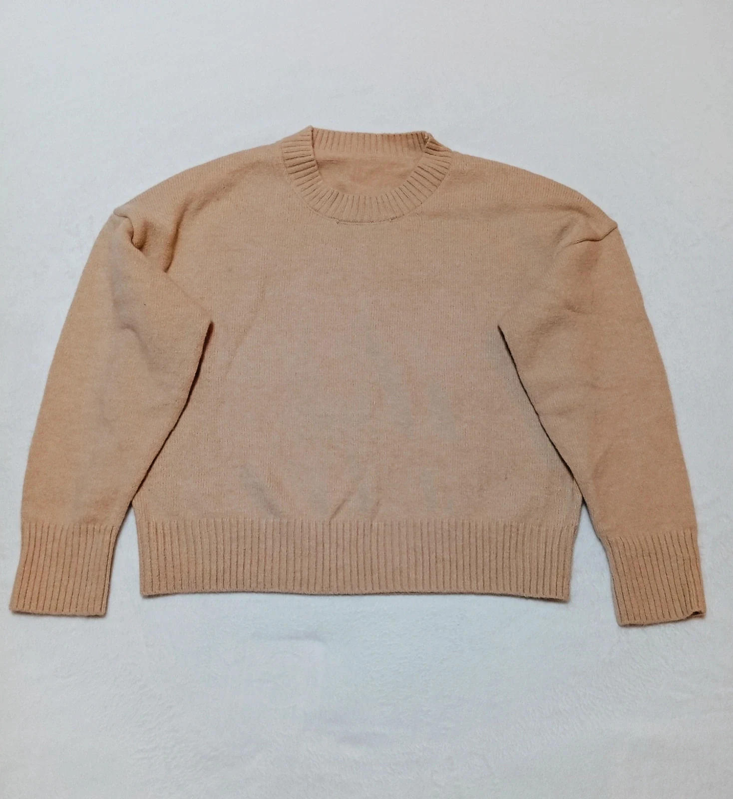 Camel/beige knitted sweater, size M.Classic round neck design, long sleeves. – taille M / 38 / 10