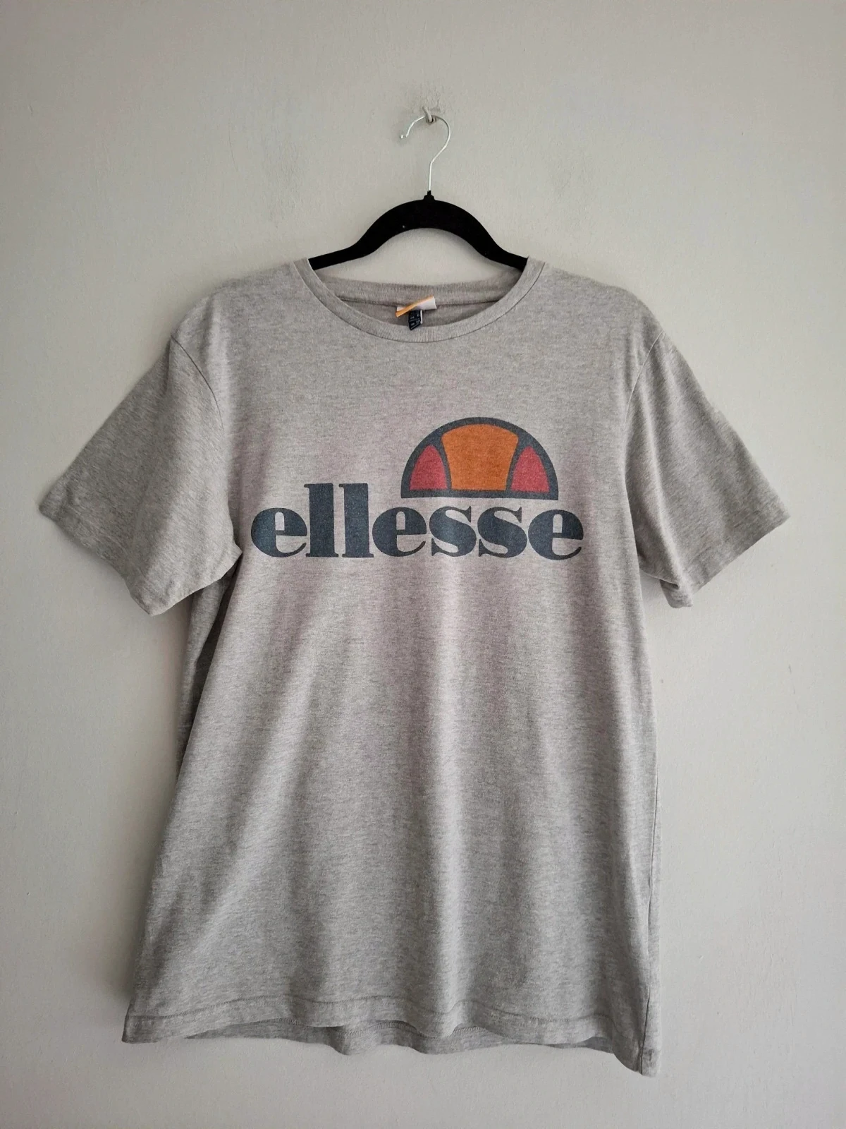 Camiseta gris Ellesse logo frontal 👕 Talla M / EU 38