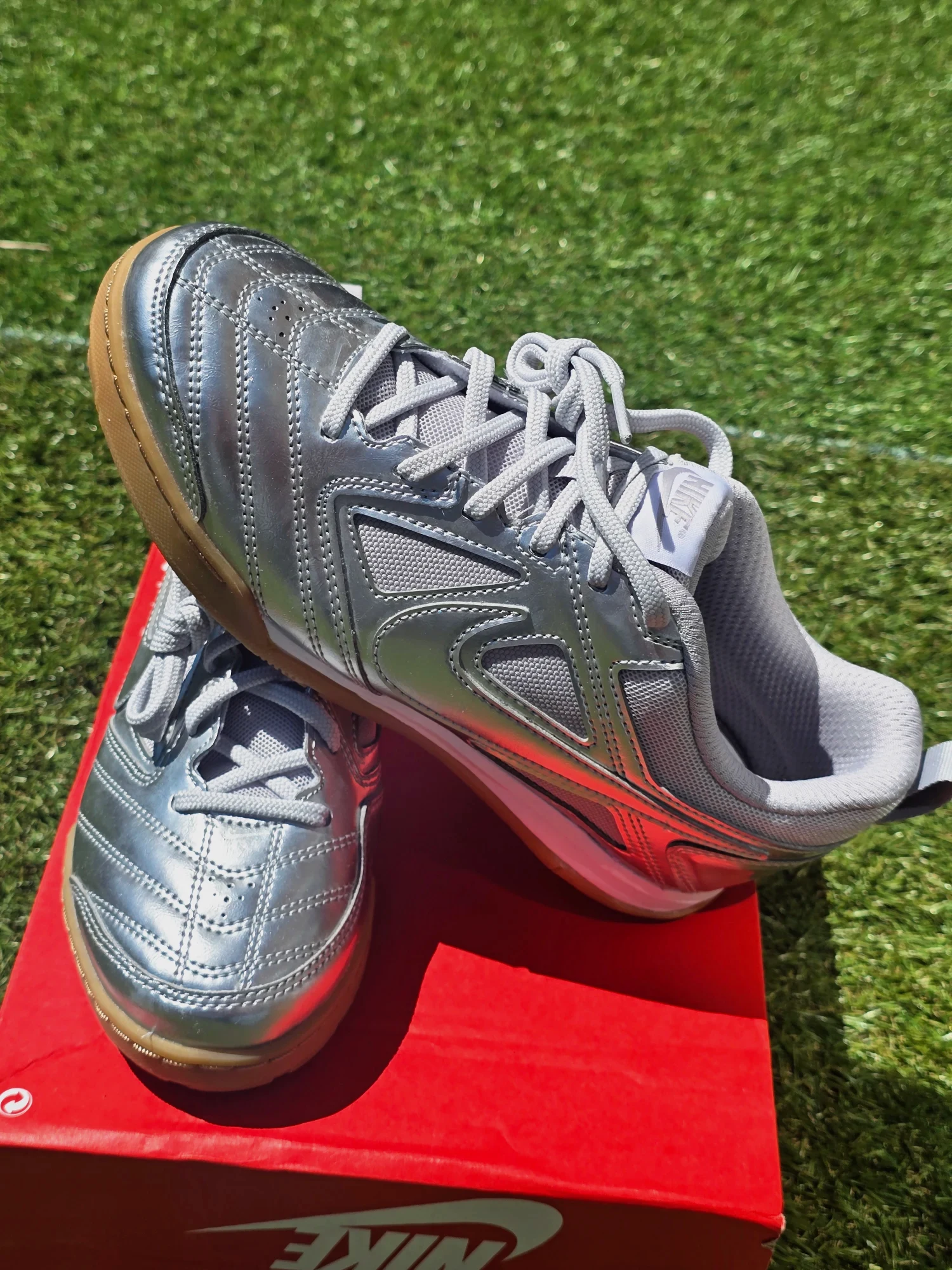 Nike Gato LV8 Metallic Silver Sneakers Size 36 – Nike – taille UK 4