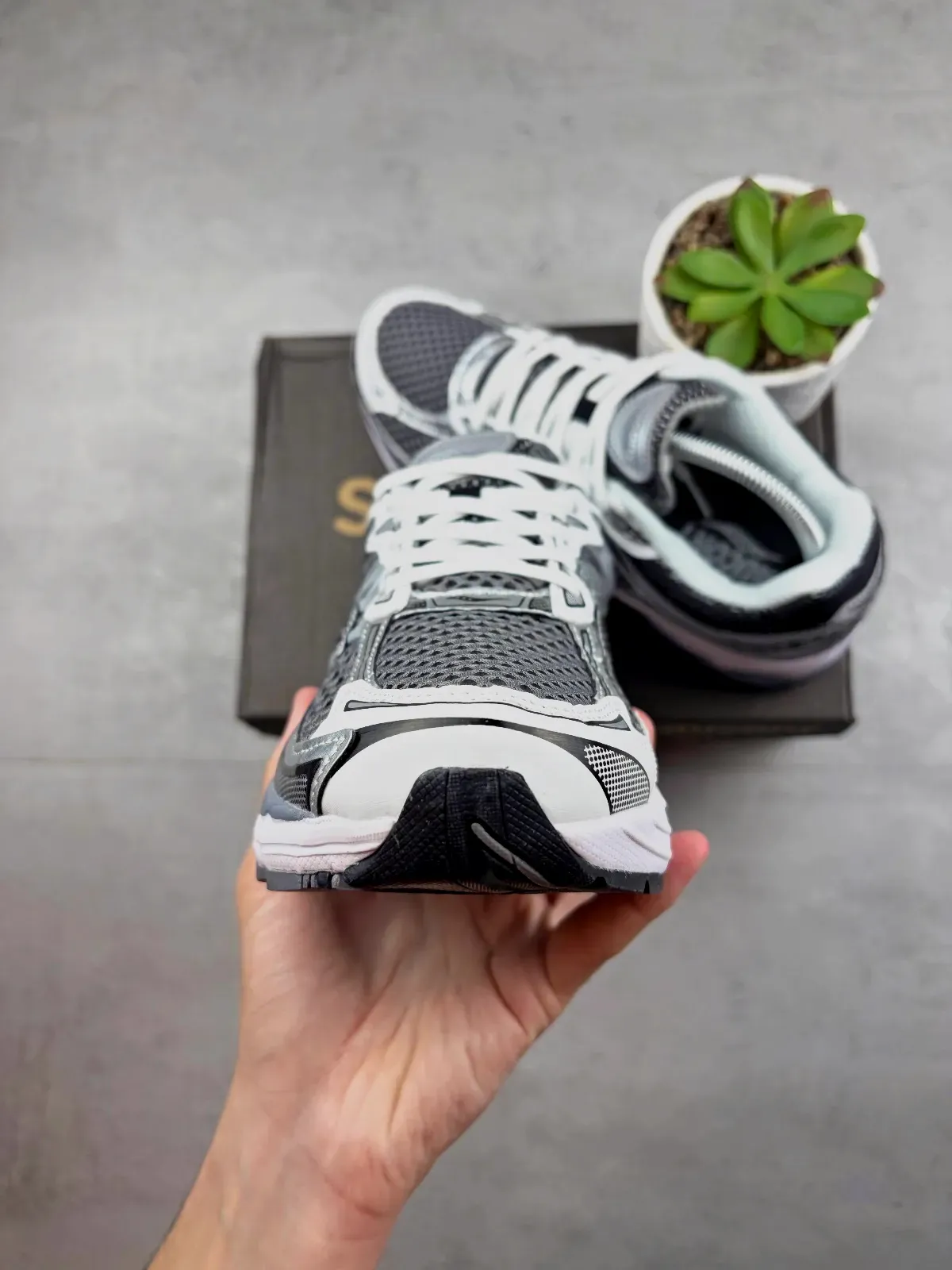 Saucony Progrid Omni 9 Gris / Taille 43 – Saucony – gris – taille 43 2