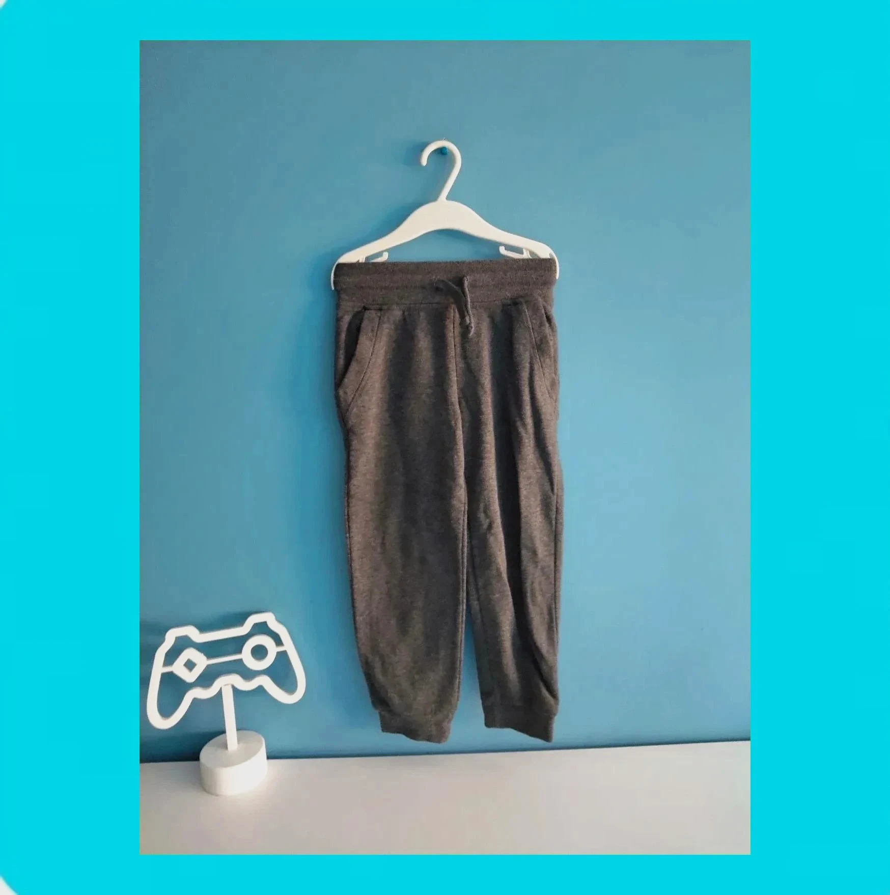 🩵 Pantalón Básico Chándal 🩵 – Primark – taille 5 ans / 110 cm