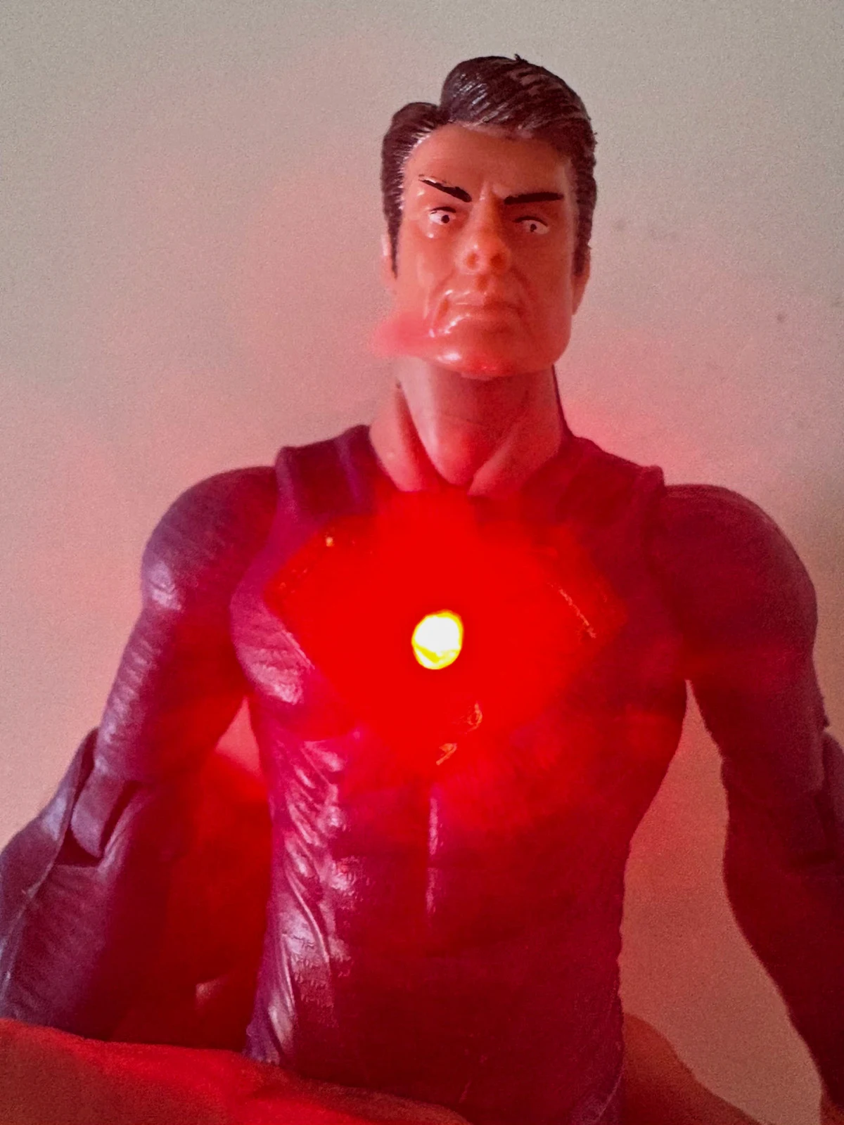 Figurine Superman articulé avec pouvoir lumineux