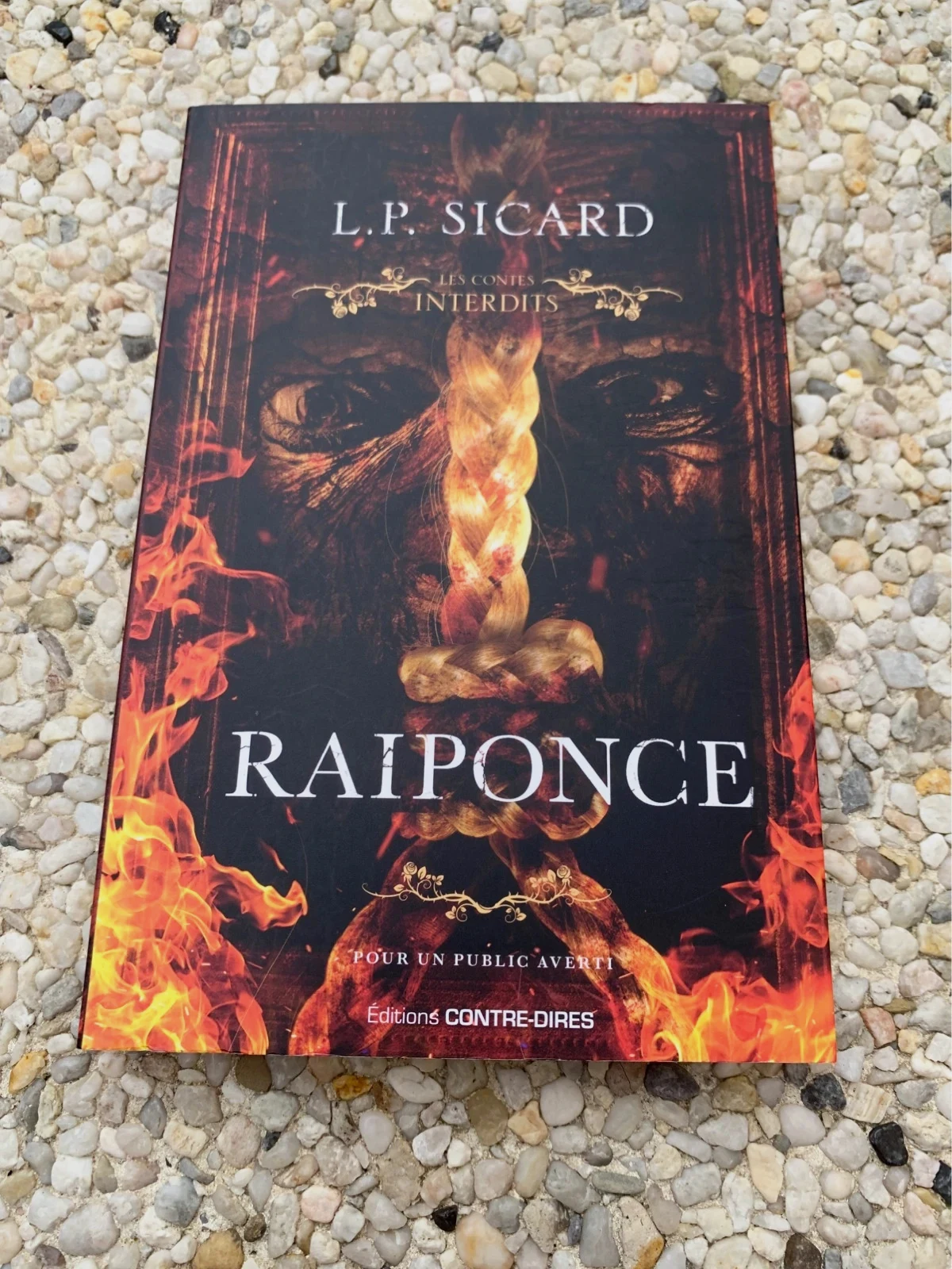 Livre Raiponce – L. P. Sicard – Les Contes Interdits