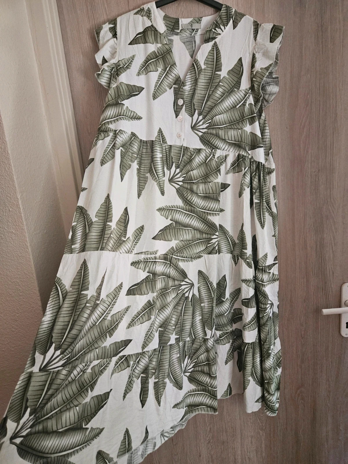 Robe tropicale effet lin , taille unique 38 au 46 – Boutique Parisienne – taille XXL / 44 / 16