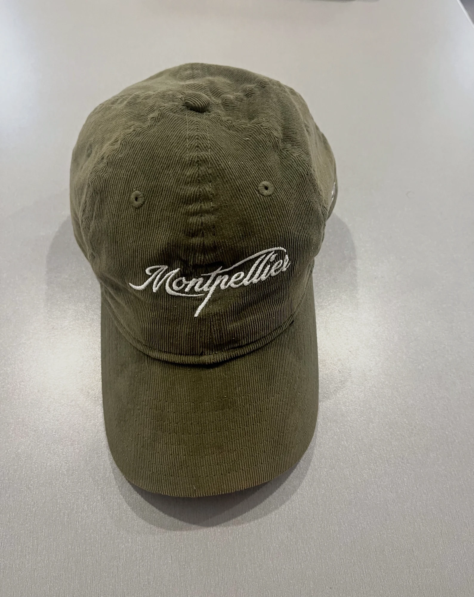 Casquette New Era vert olive velours cotelé Montpellier
