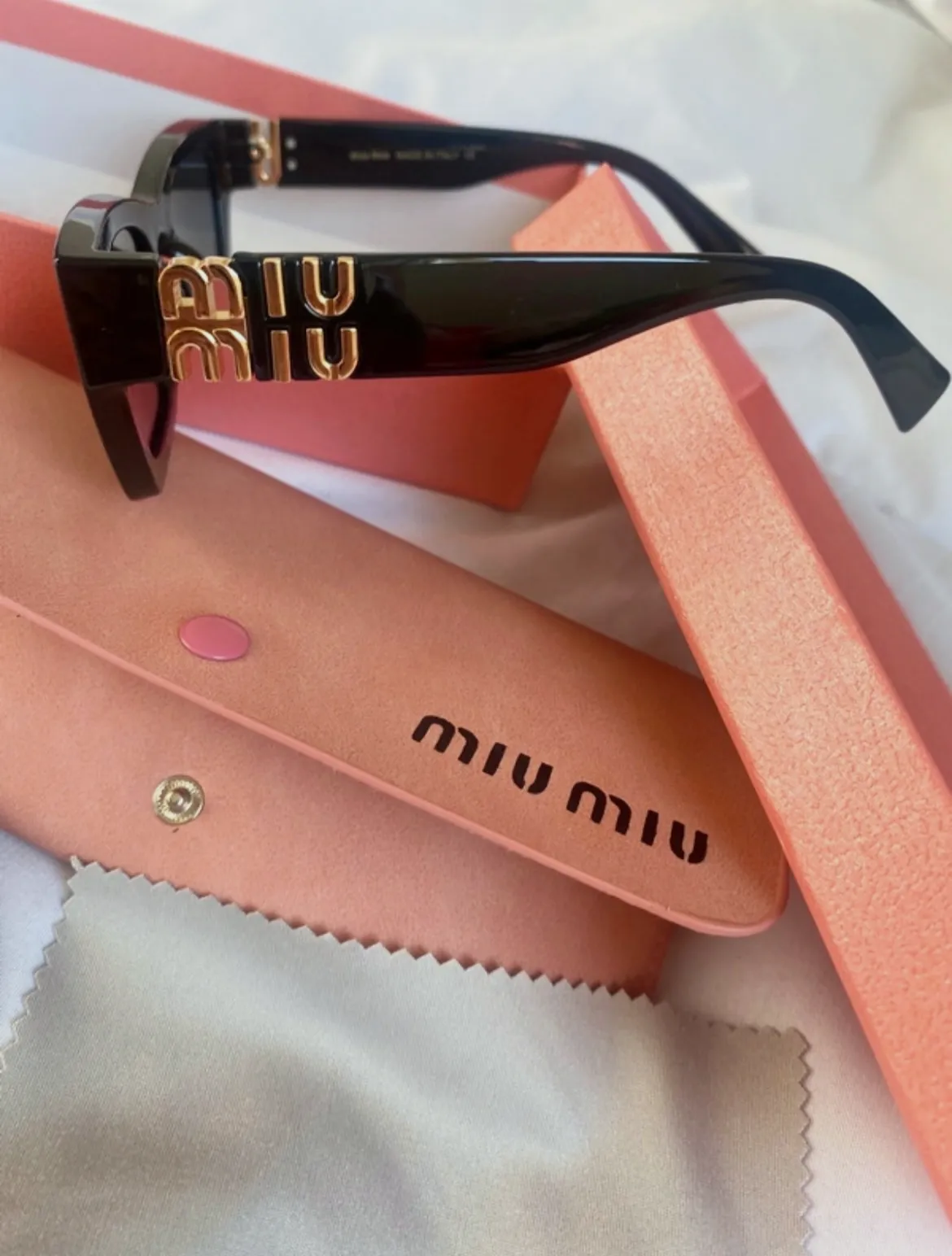 Miu Miu Coral Wallet with Box – Miu Miu – coral 3