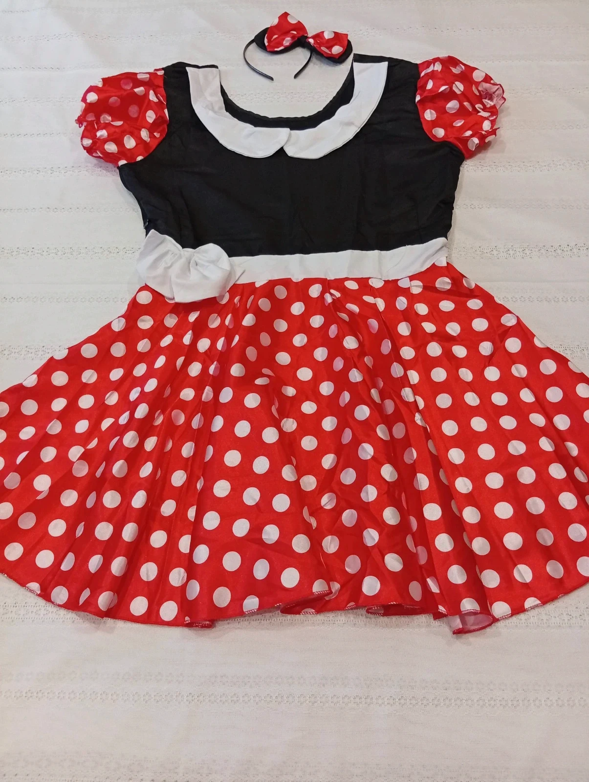 Lovely Minnie Mouse costume, size L – taille L / 40 / 12