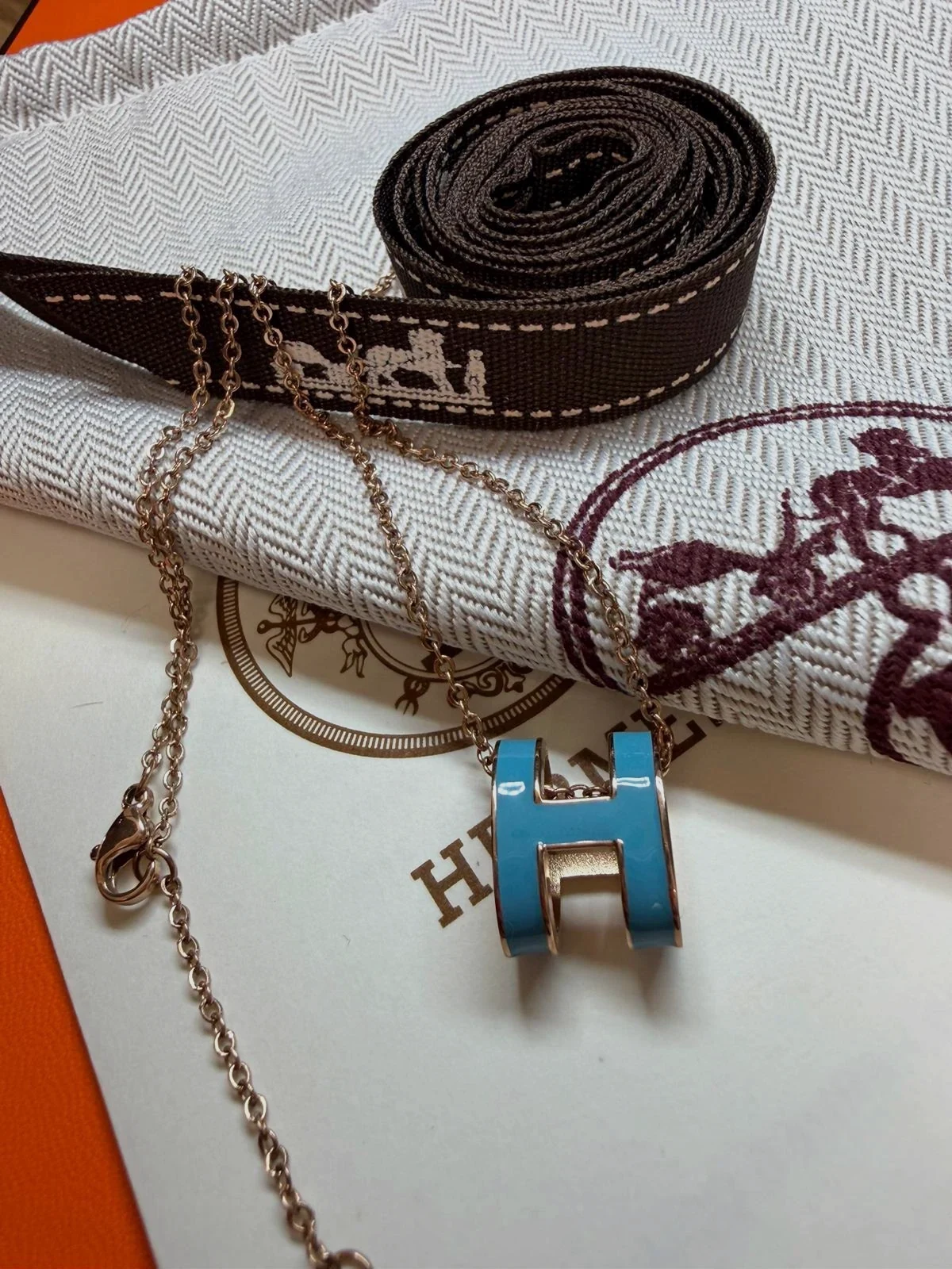 Collier pendentif Hermès Pop H bleu turquoise