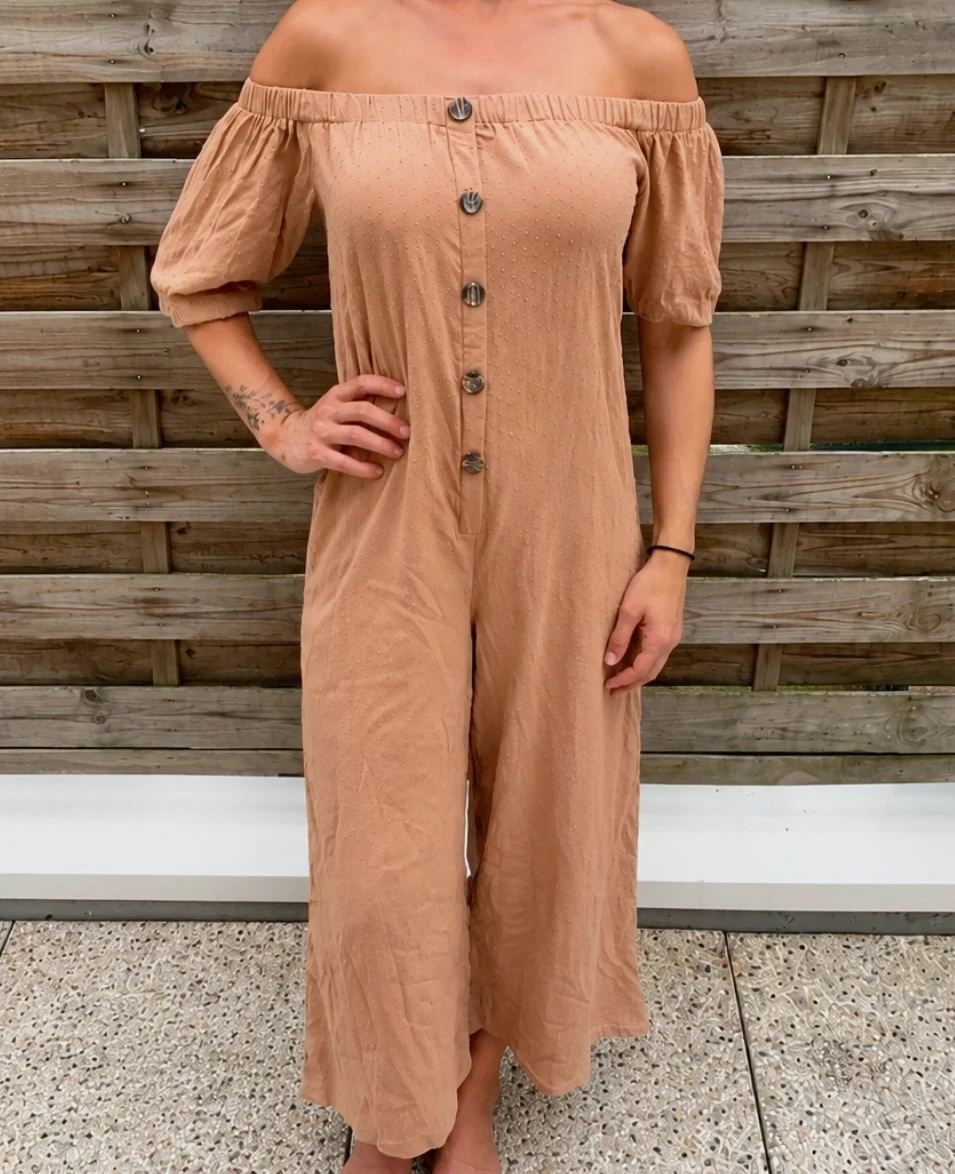 Combinaison pantalon ASOS beige rosé / camel taille 36 – style bardot épaules dénudées – ASOS Design – taille S / 36 / 8